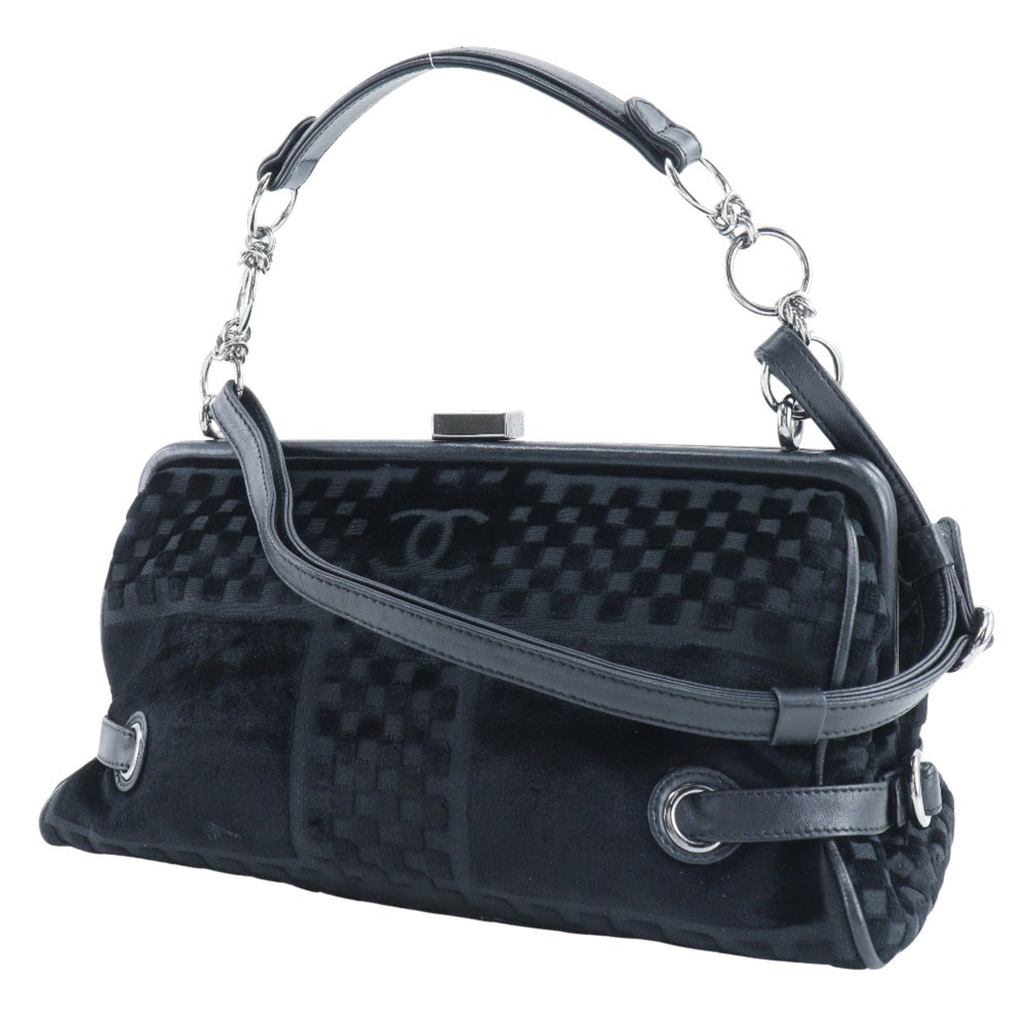 Chanel Black Leather Shoulder Bag (Pre-Owned)