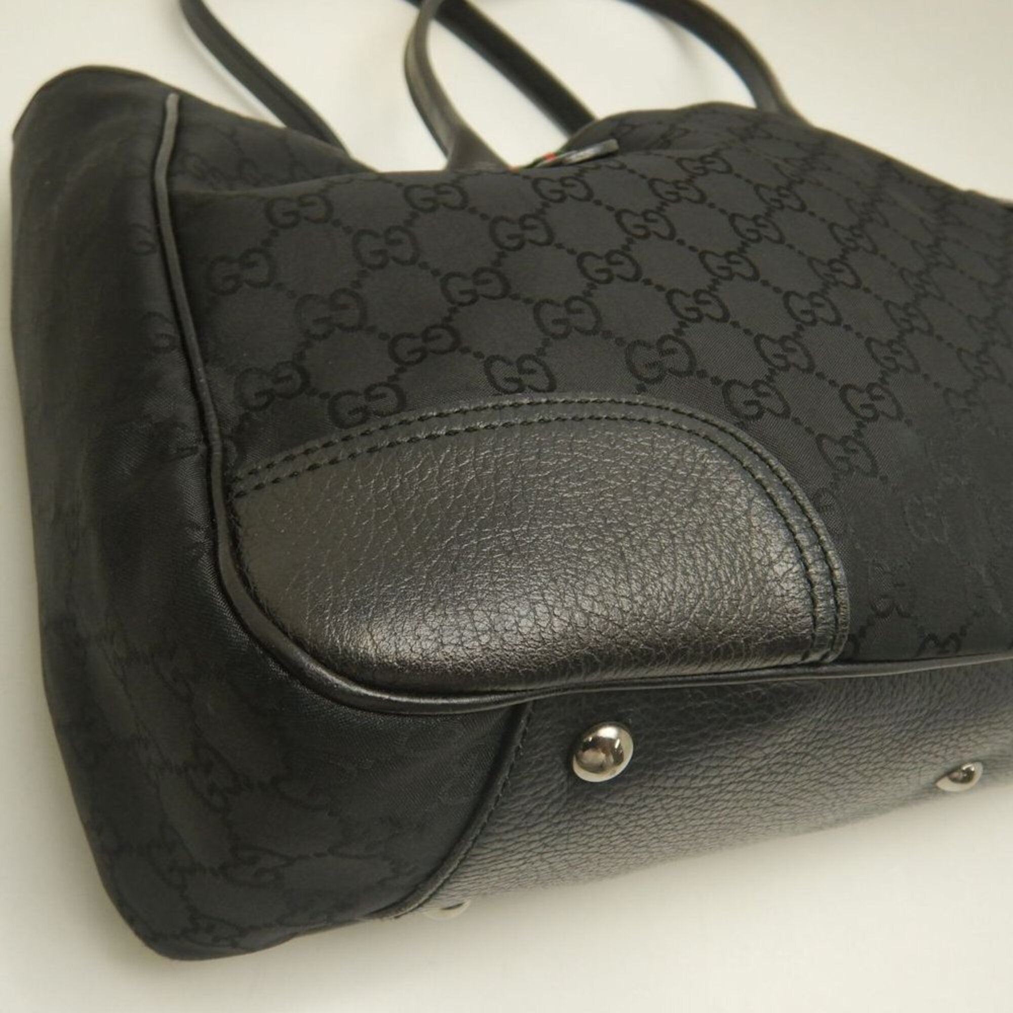 Gucci Black Nylon Canvas Leather Tote Bag (Pre-Owned)