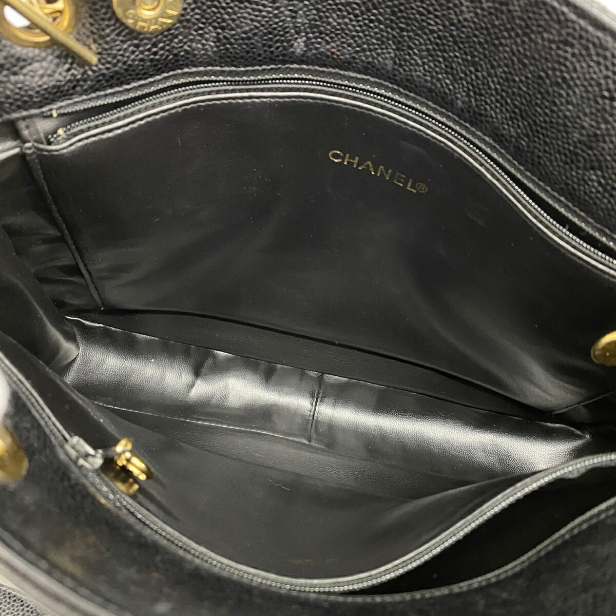 Chanel Black Grained Calfskin Shoulder Bag (Pre-Owned)