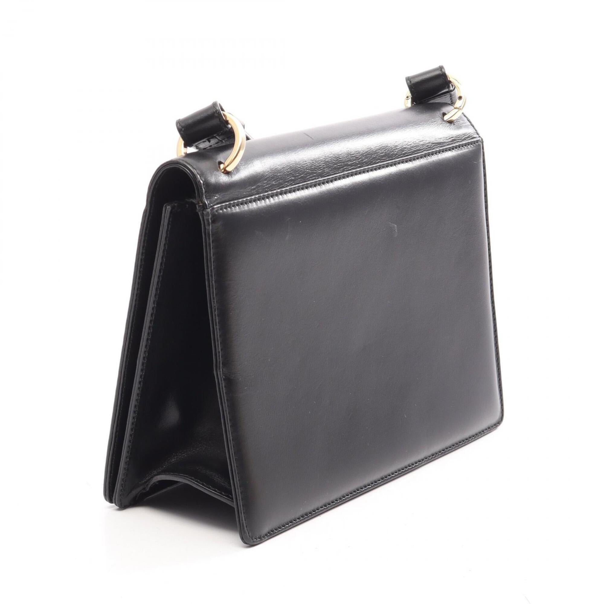 Salvatore Ferragamo Black Leather Handbag Shoulder Bag (Pre-Owned)