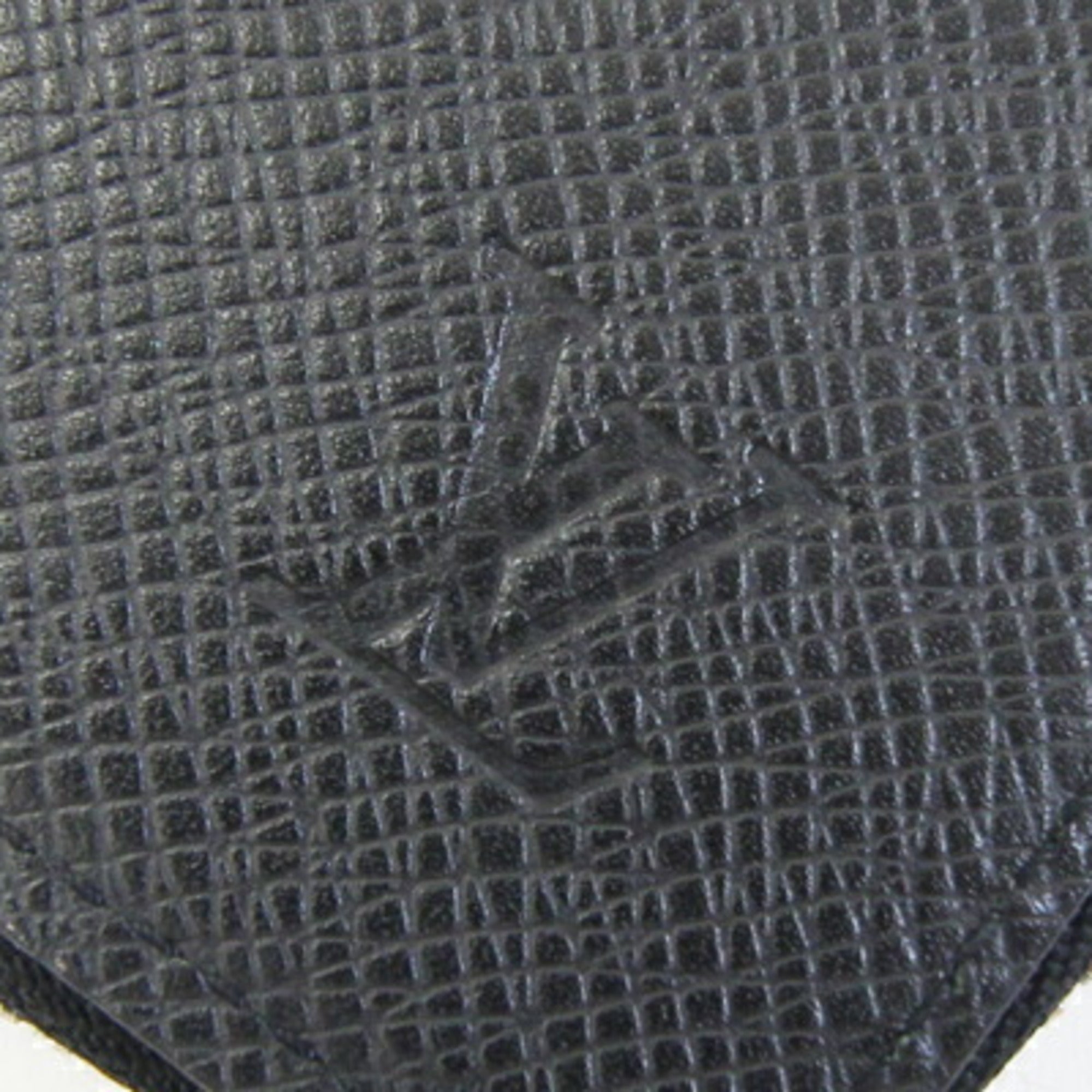 Louis Vuitton Black Noir Taiga Leather Leather Long Wallet (Bi-Fold) (Pre-Owned)