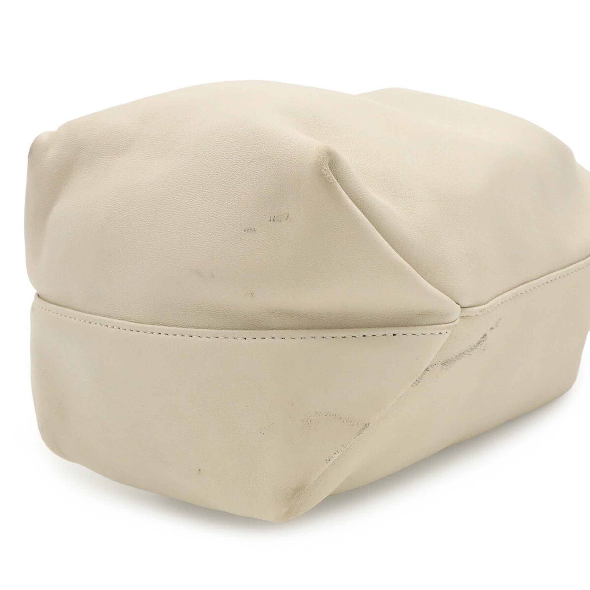 Yves Saint Laurent Ivory Leather Pouch Shoulder Bag (Pre-Owned)