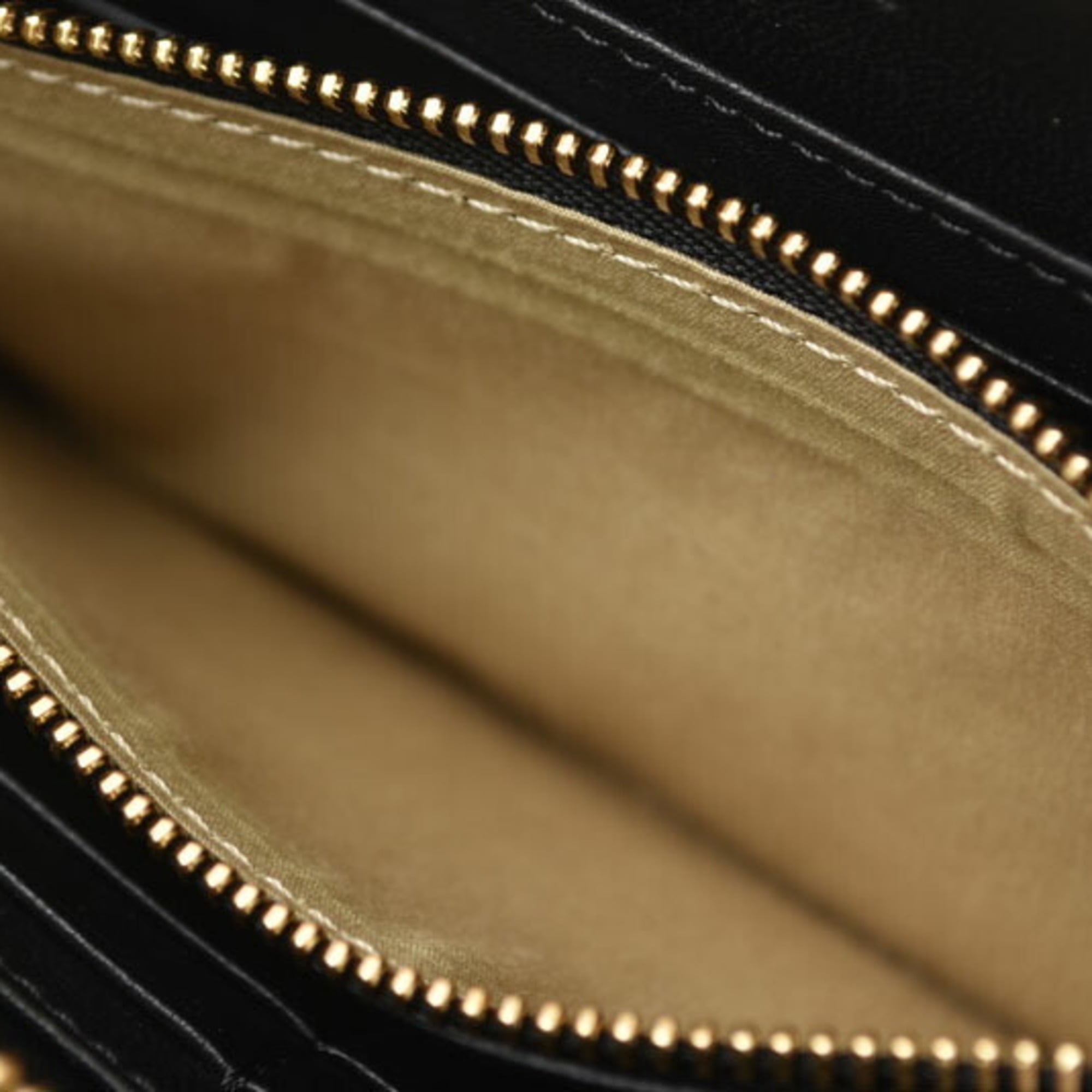 Chloé Black Leather Long Wallet (Bi-Fold) (Pre-Owned)