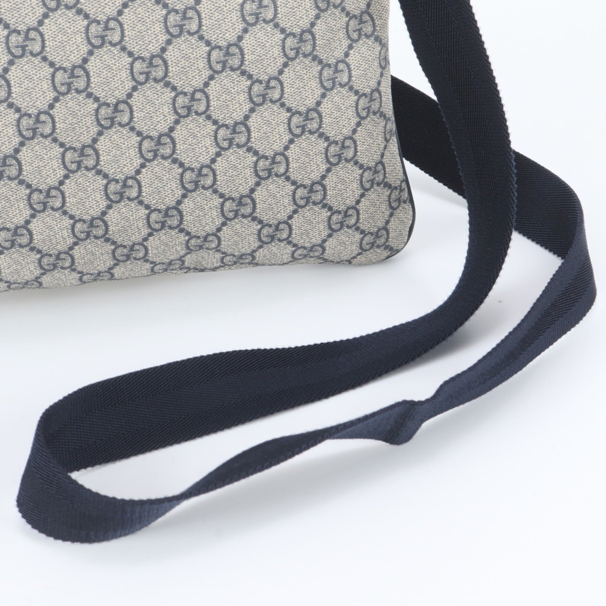 Gucci Gray Navy Leather Coated Canvas Messenger Bag Shoulder Bag (Pre-Owned)