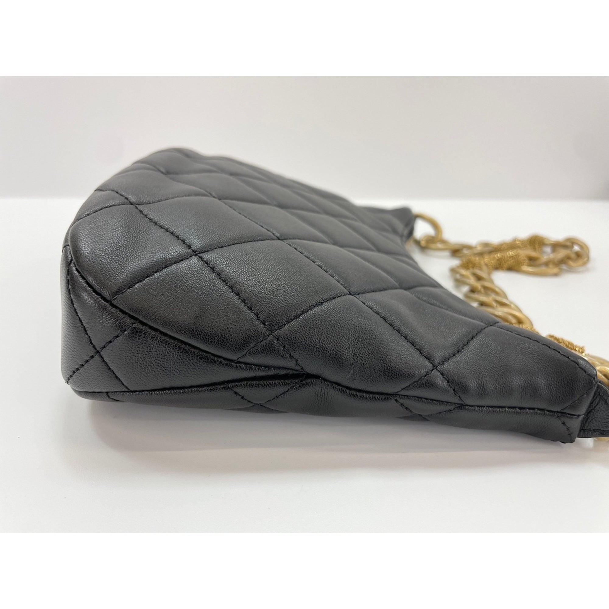 Chanel Matelasse Black Shoulder Bag (Pre-Owned)
