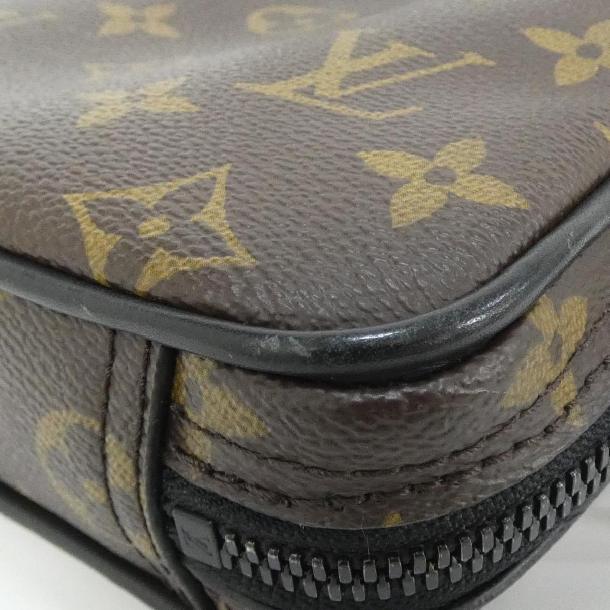 Louis Vuitton Black Brown Coated Canvas Shoulder Bag (Pre-Owned)