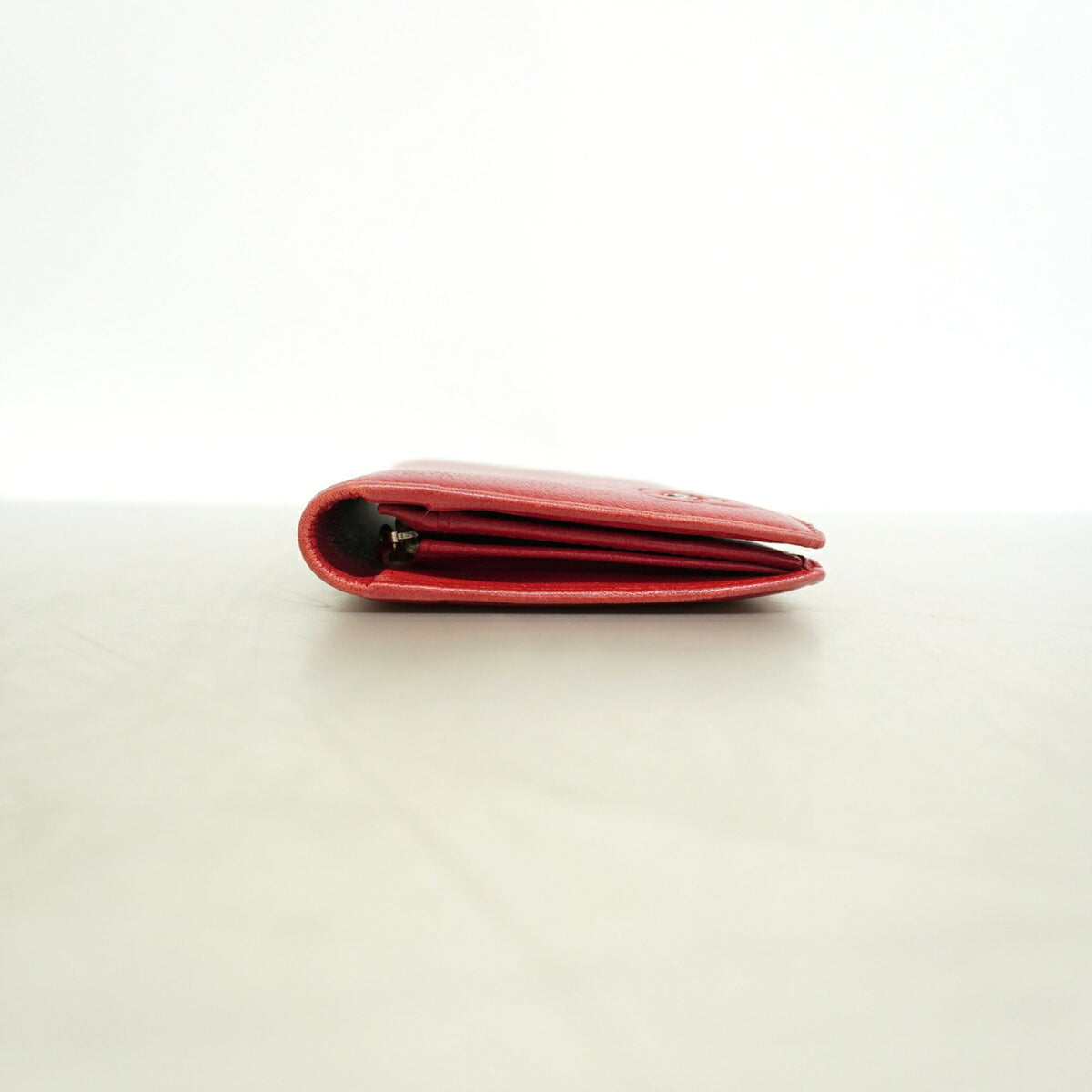Chanel Red Color Leather Long Wallet (Bi-Fold) (Pre-Owned)