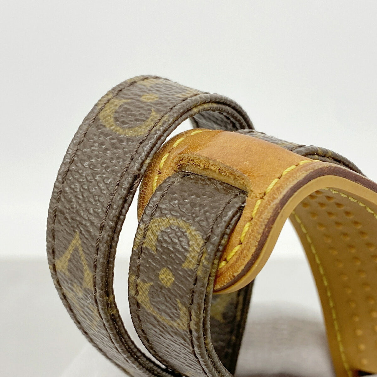 Louis Vuitton Brown Shoulder Bag (Pre-Owned)