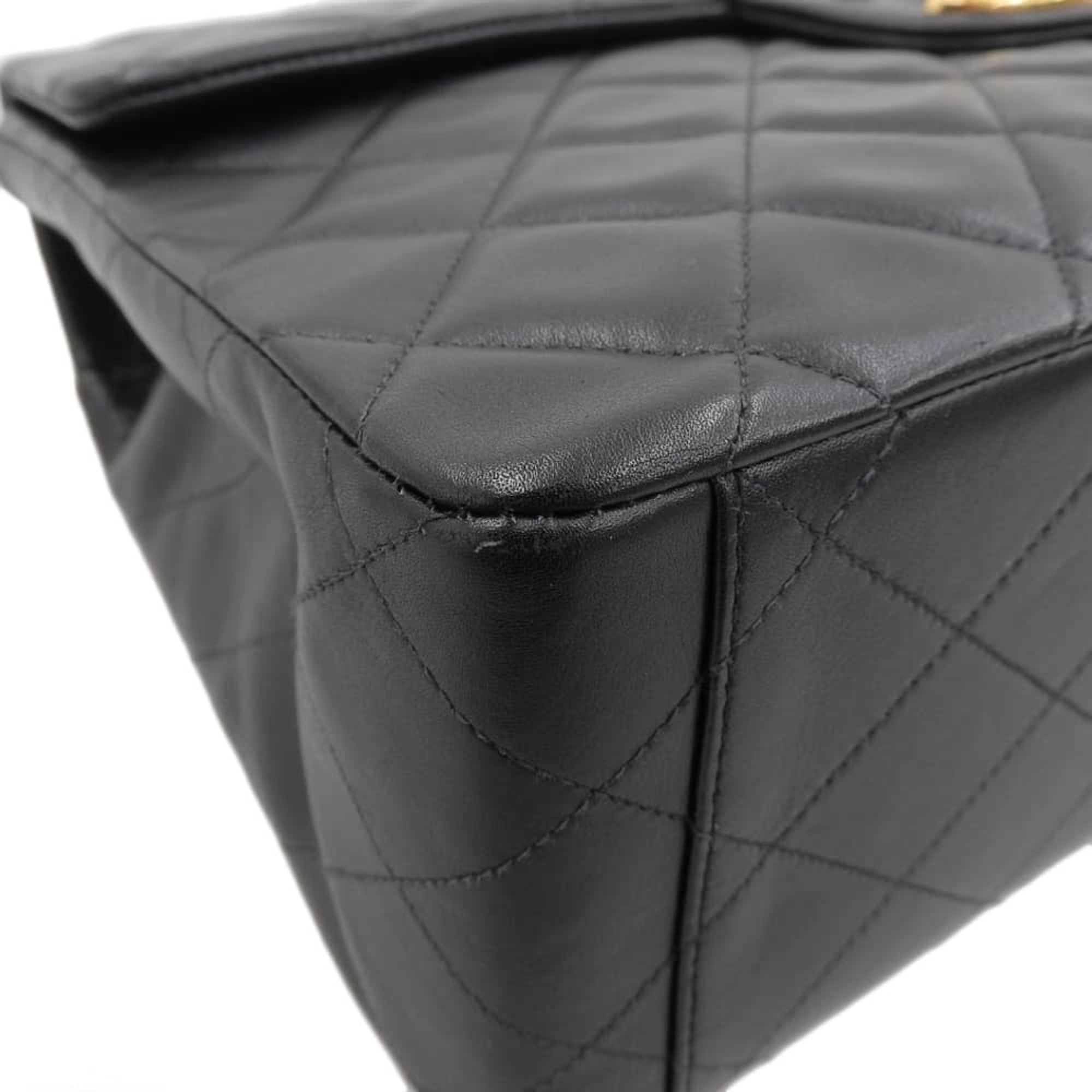 Chanel Matelasse Black Leather Shoulder Bag (Pre-Owned)