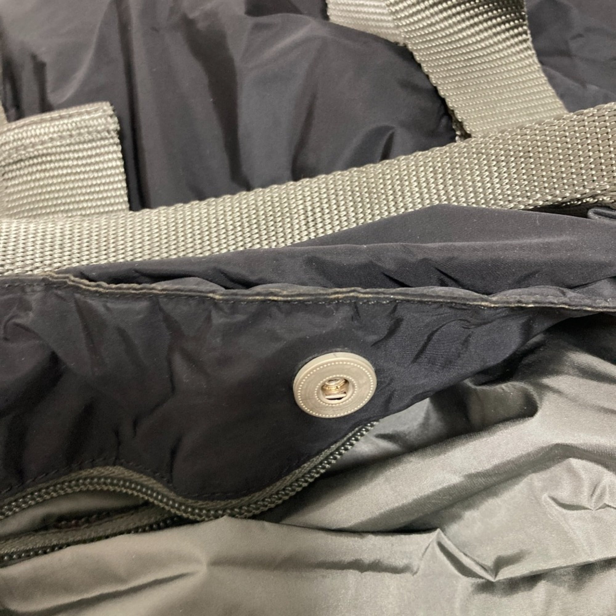 Prada Black Nylon Tote Bag (Pre-Owned)