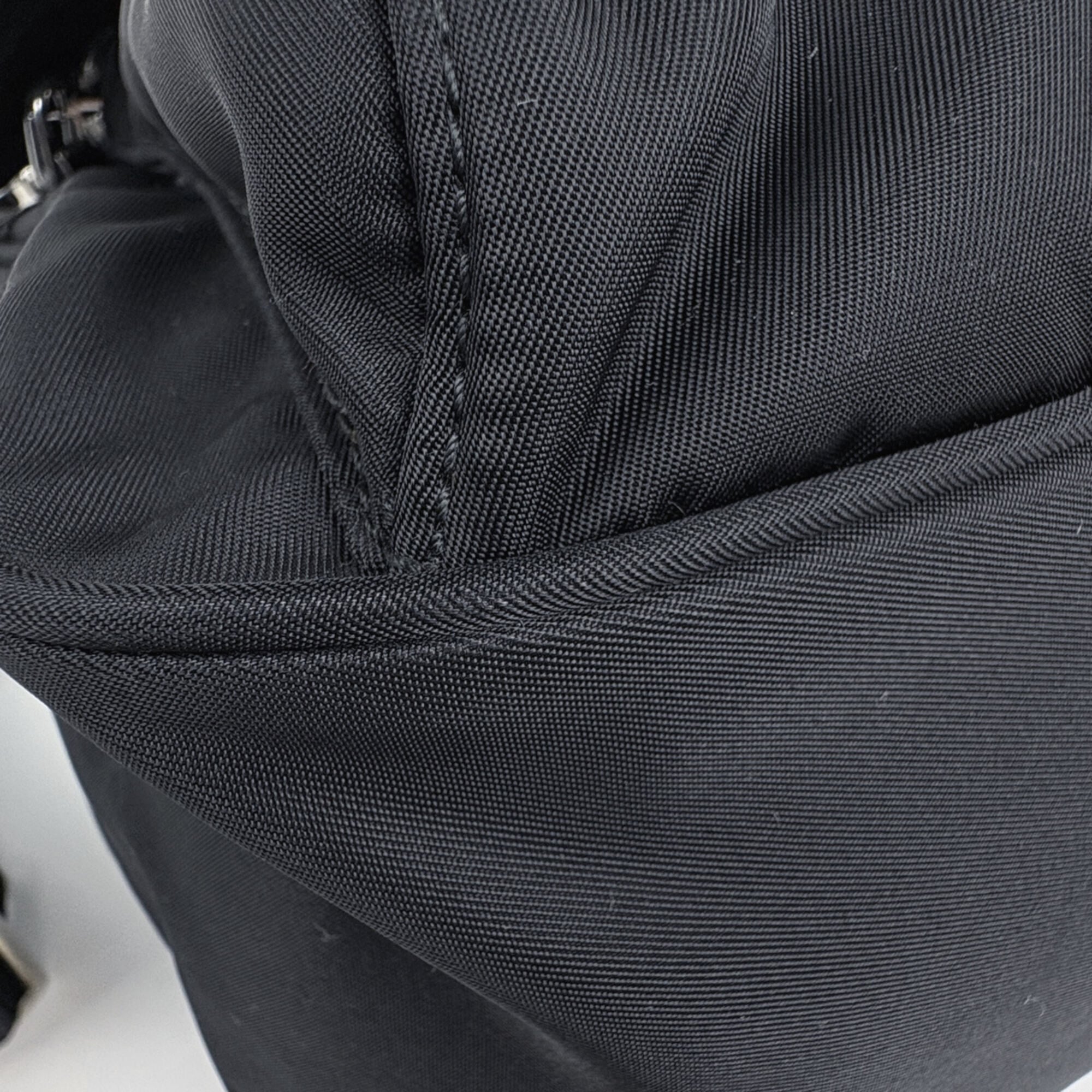 Prada Black Leather Messenger Bag Shoulder Bag (Pre-Owned)