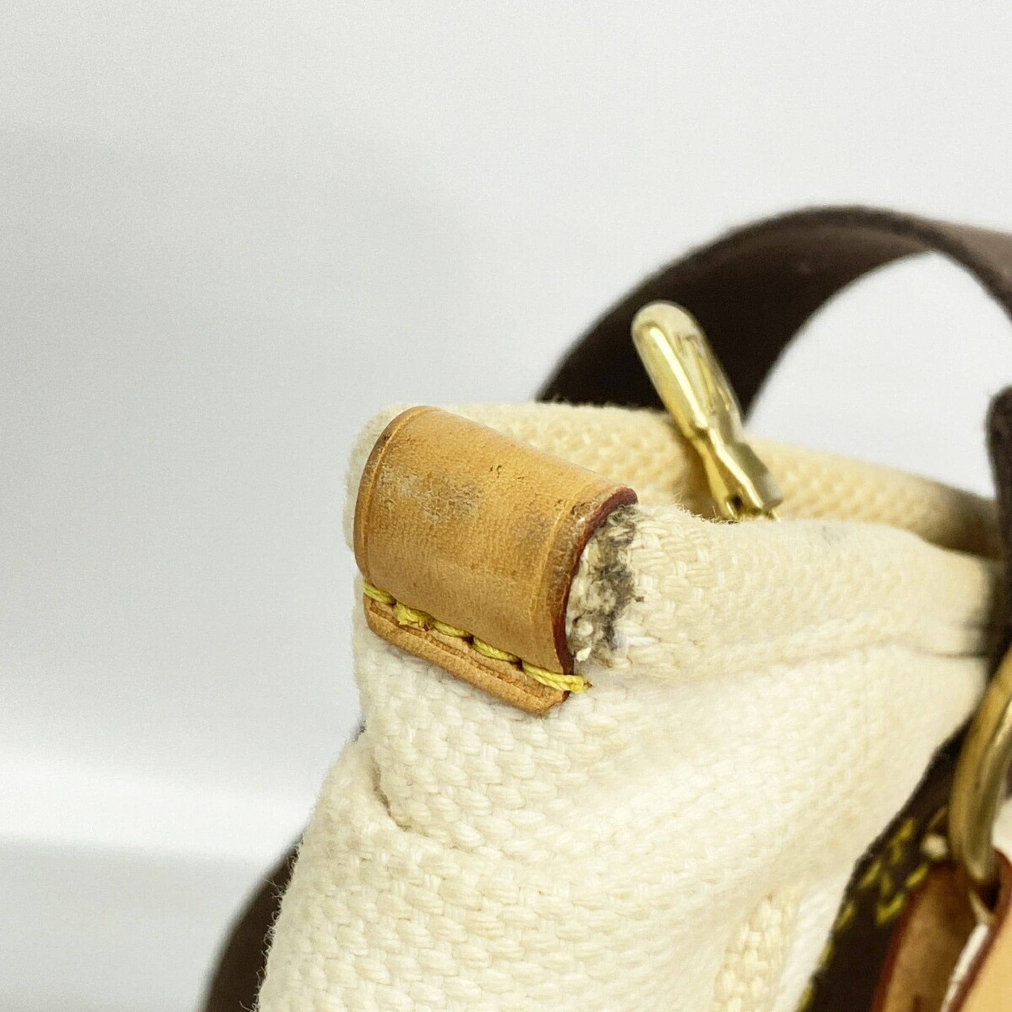 Louis Vuitton Ecru Tote Bag (Pre-Owned)