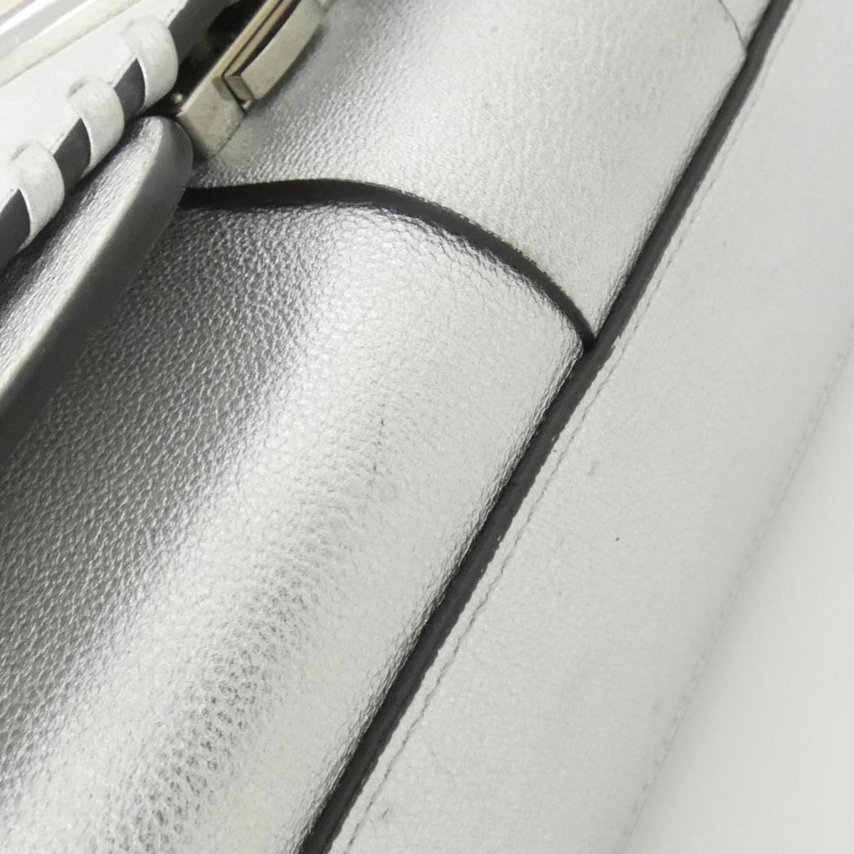 Louis Vuitton Silver Leather Handbag Shoulder Bag (Pre-Owned)