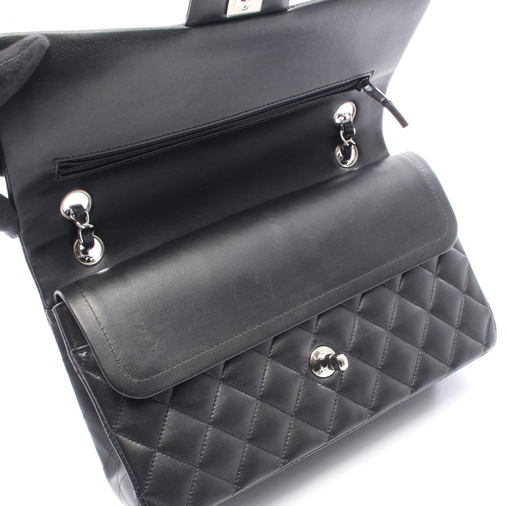 Chanel Black Leather Shoulder Bag (Pre-Owned)