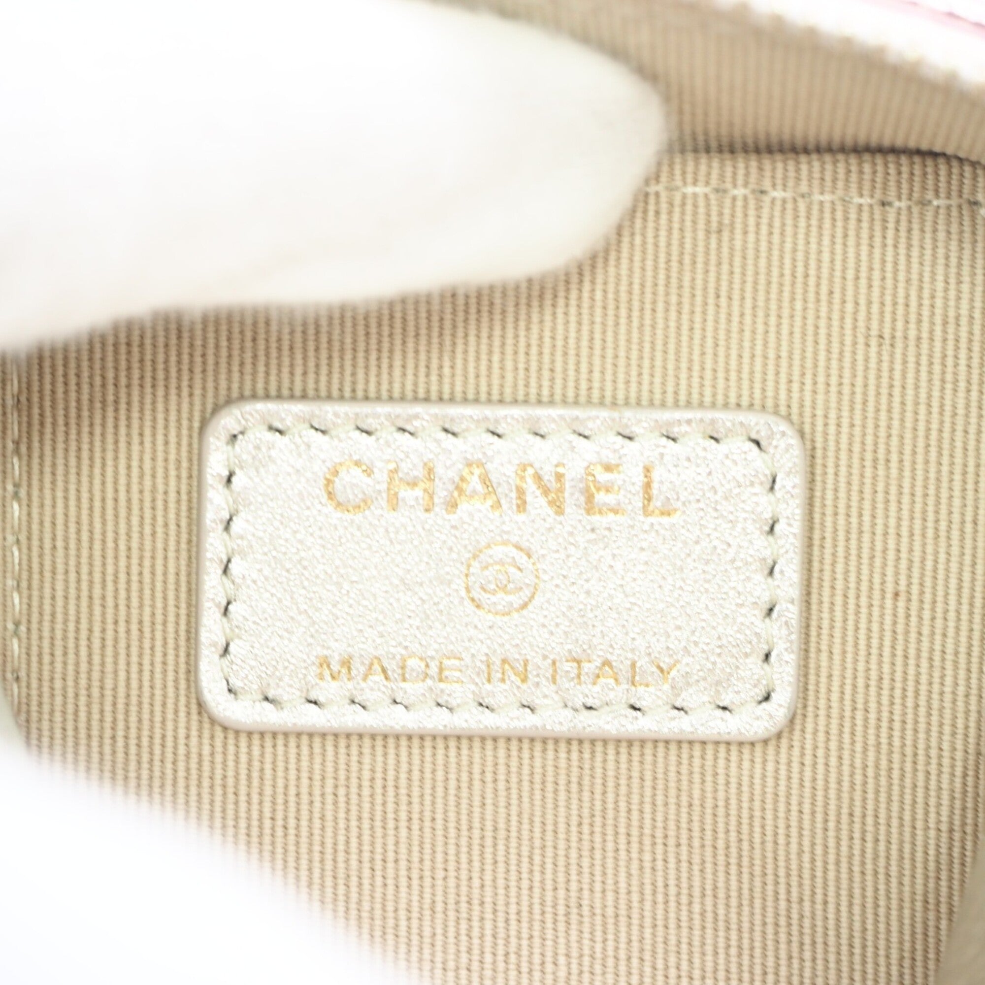 Chanel Matelasse Pink Silver Leather Shoulder Bag (Pre-Owned)