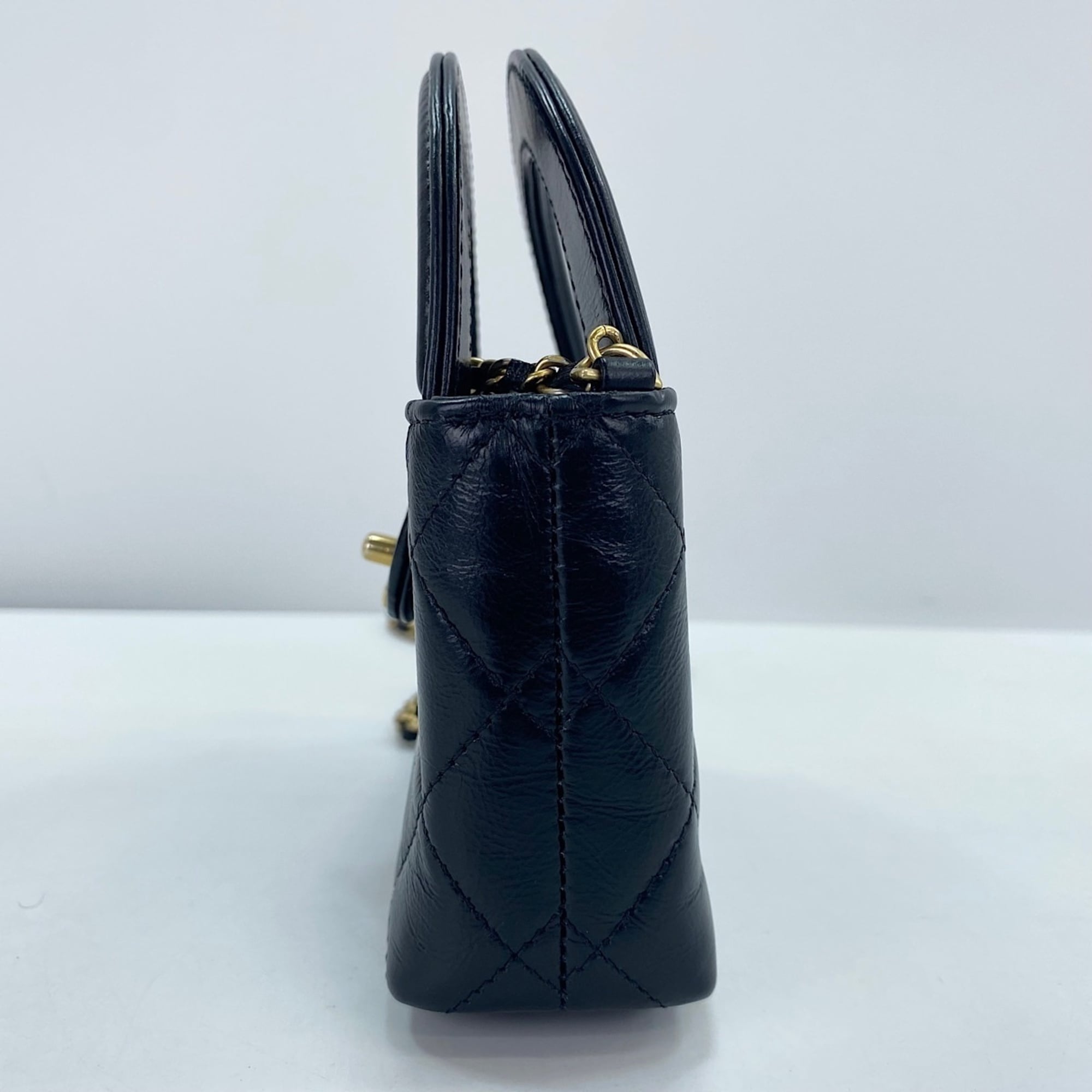 Chanel Black Shoulder Bag (Pre-Owned)