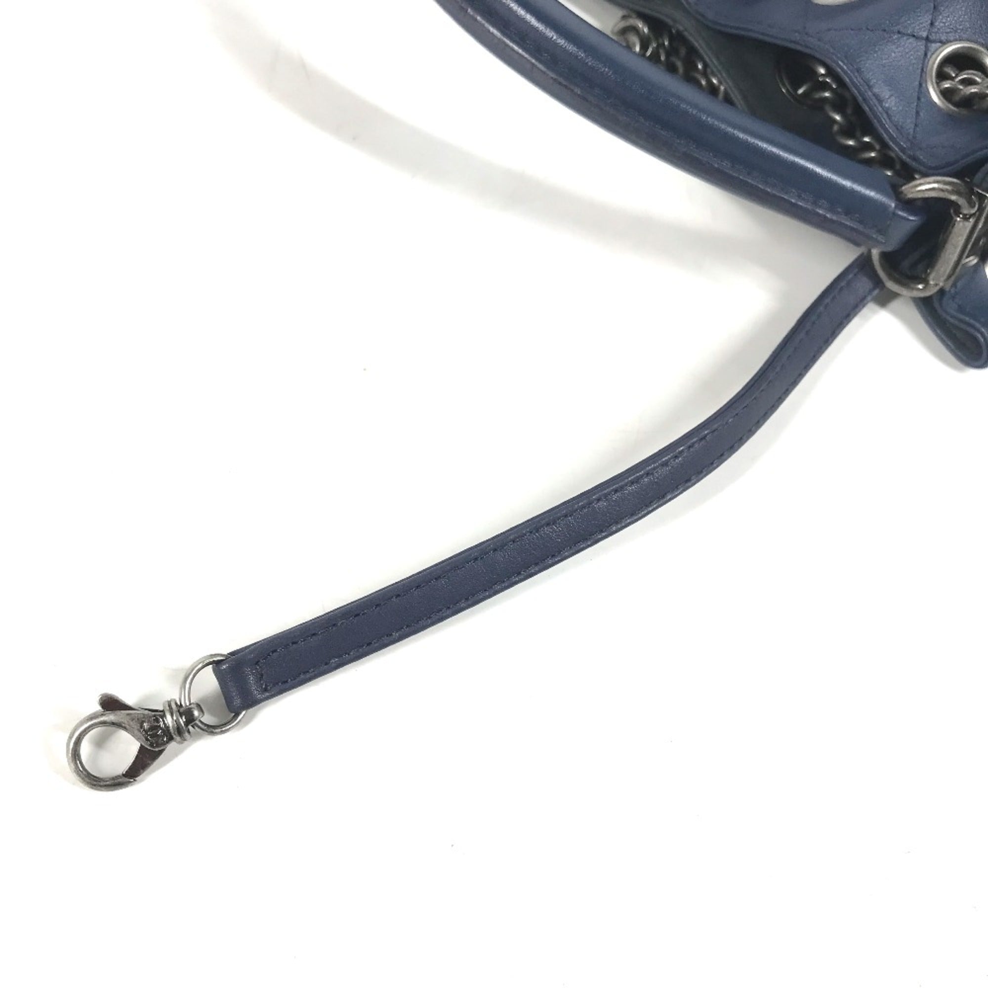 Chanel Blue Leather Shoulder Bag (Pre-Owned)