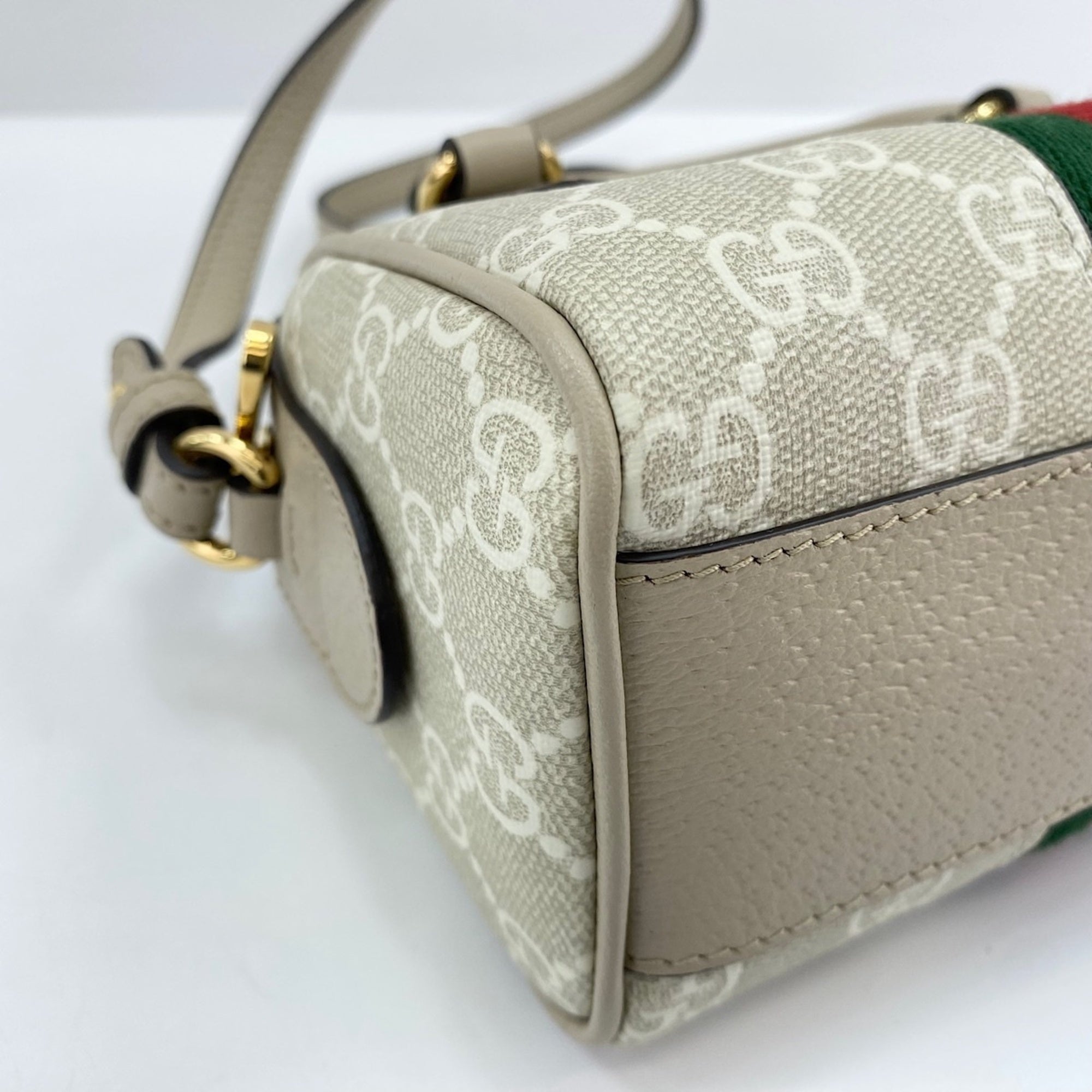 Gucci Sherry Line Beige Handbag (Pre-Owned)