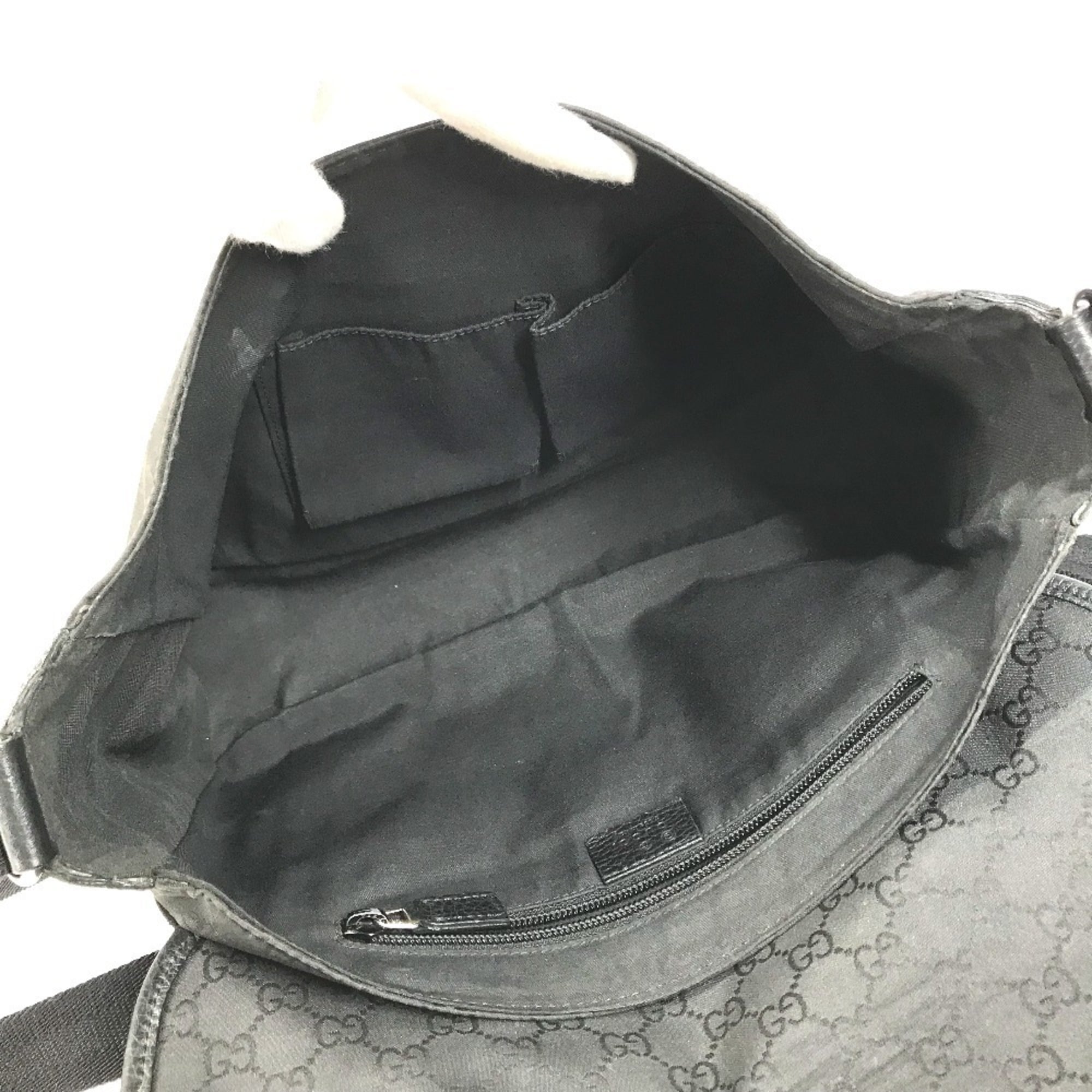 Gucci Black Nylon Leather Shoulder Bag (Pre-Owned)