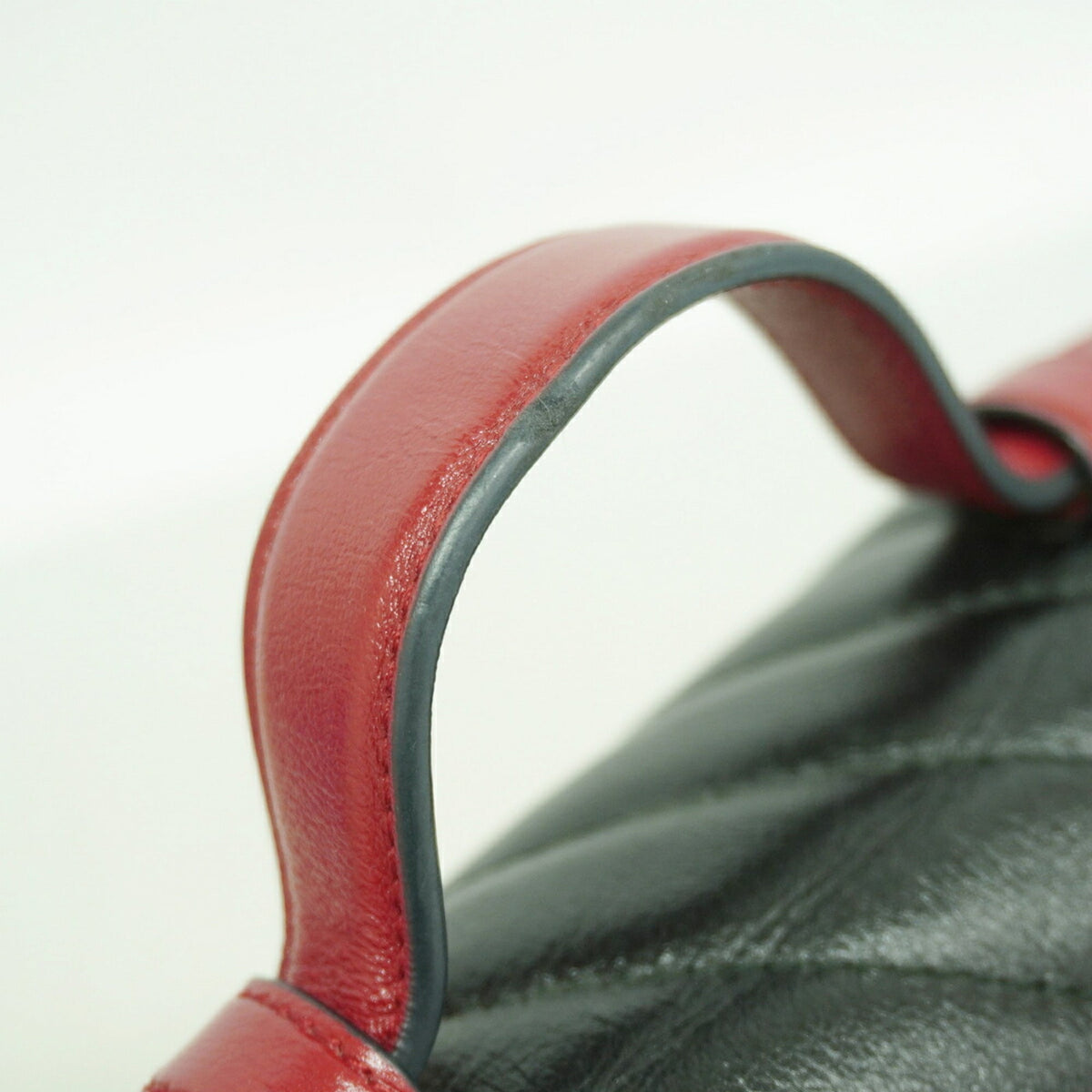 Gucci Black Red Color Leather Handbag (Pre-Owned)