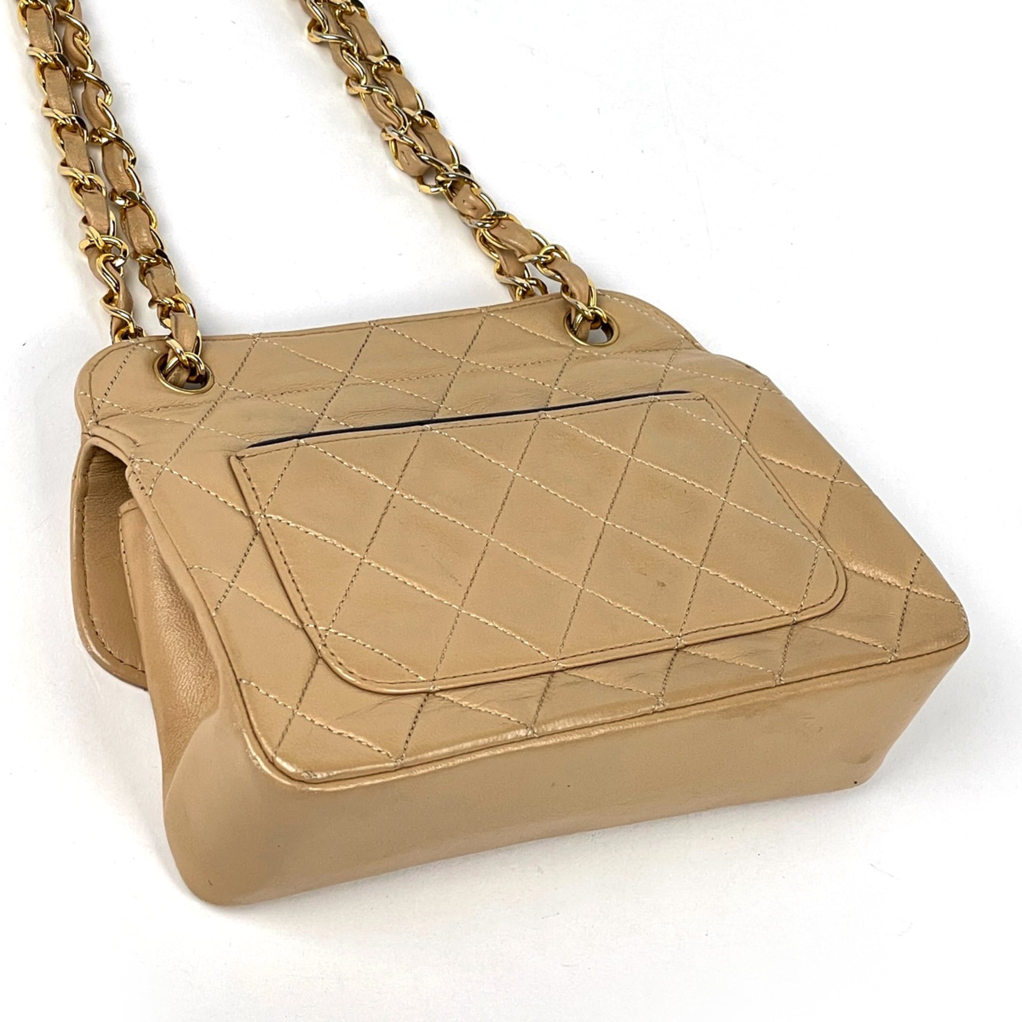 Chanel Beige Leather Shoulder Bag (Pre-Owned)