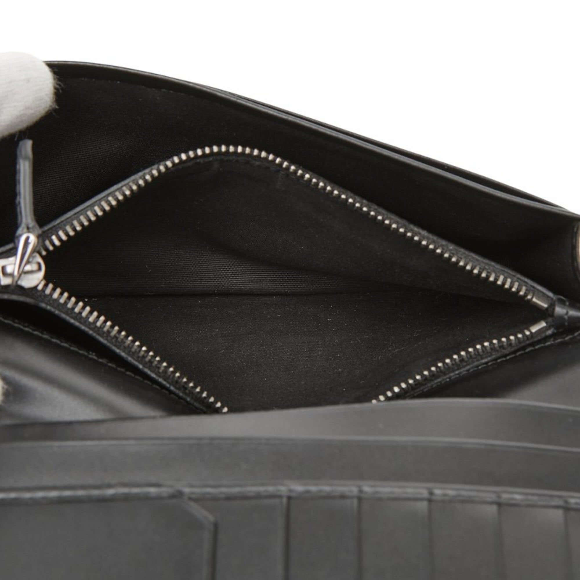 Bvlgari Black Leather Long Wallet (Bi-Fold) (Pre-Owned)