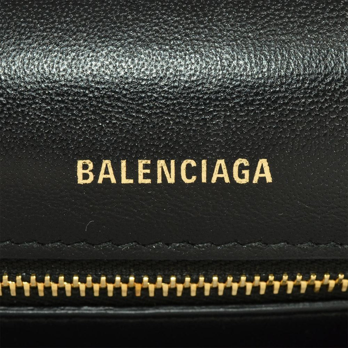 Balenciaga Black Leather Shoulder Bag (Pre-Owned)