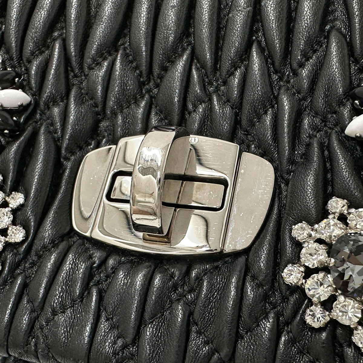 Miu Miu Black Leather Handbag Shoulder Bag (Pre-Owned)