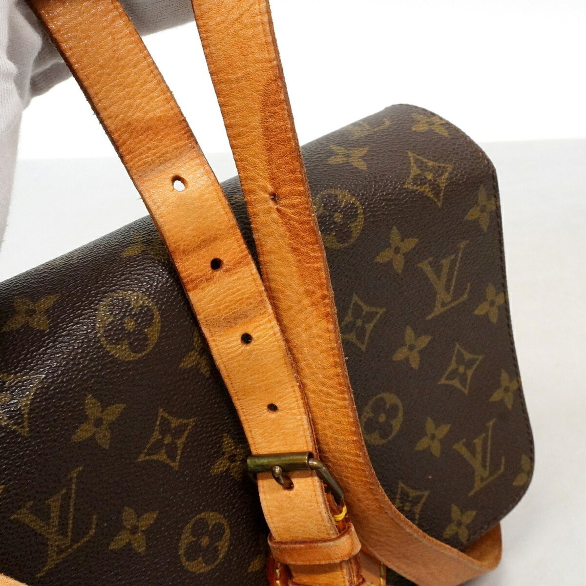 Louis Vuitton Brown Shoulder Bag (Pre-Owned)