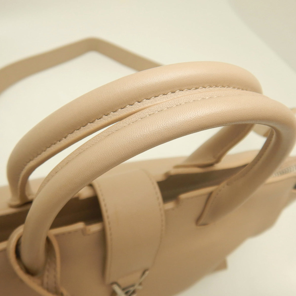 Saint Laurent Beige Leather Handbag (Pre-Owned)