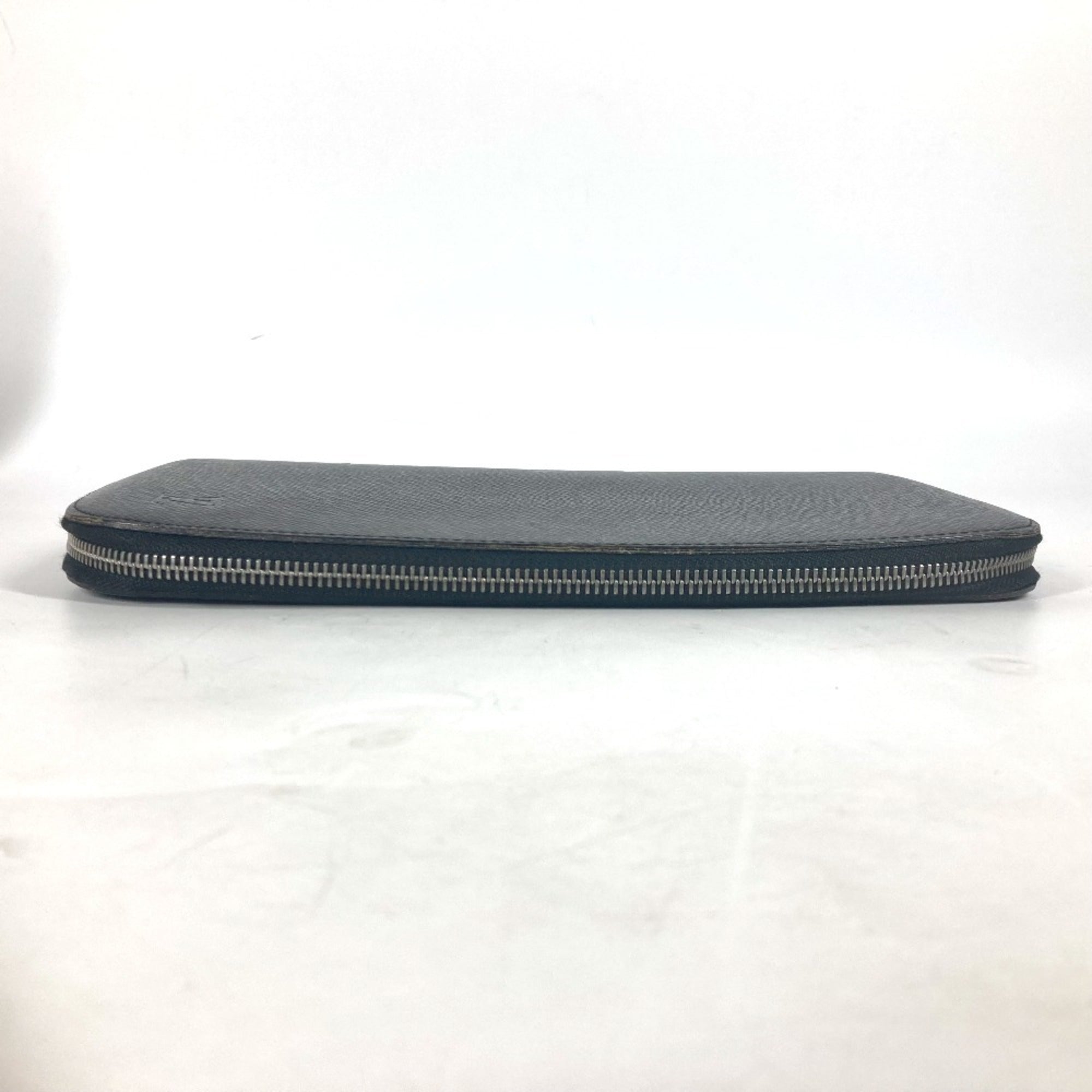Louis Vuitton Taiga Ardoise Black Taiga Leather Long Wallet (Bi-Fold) (Pre-Owned)