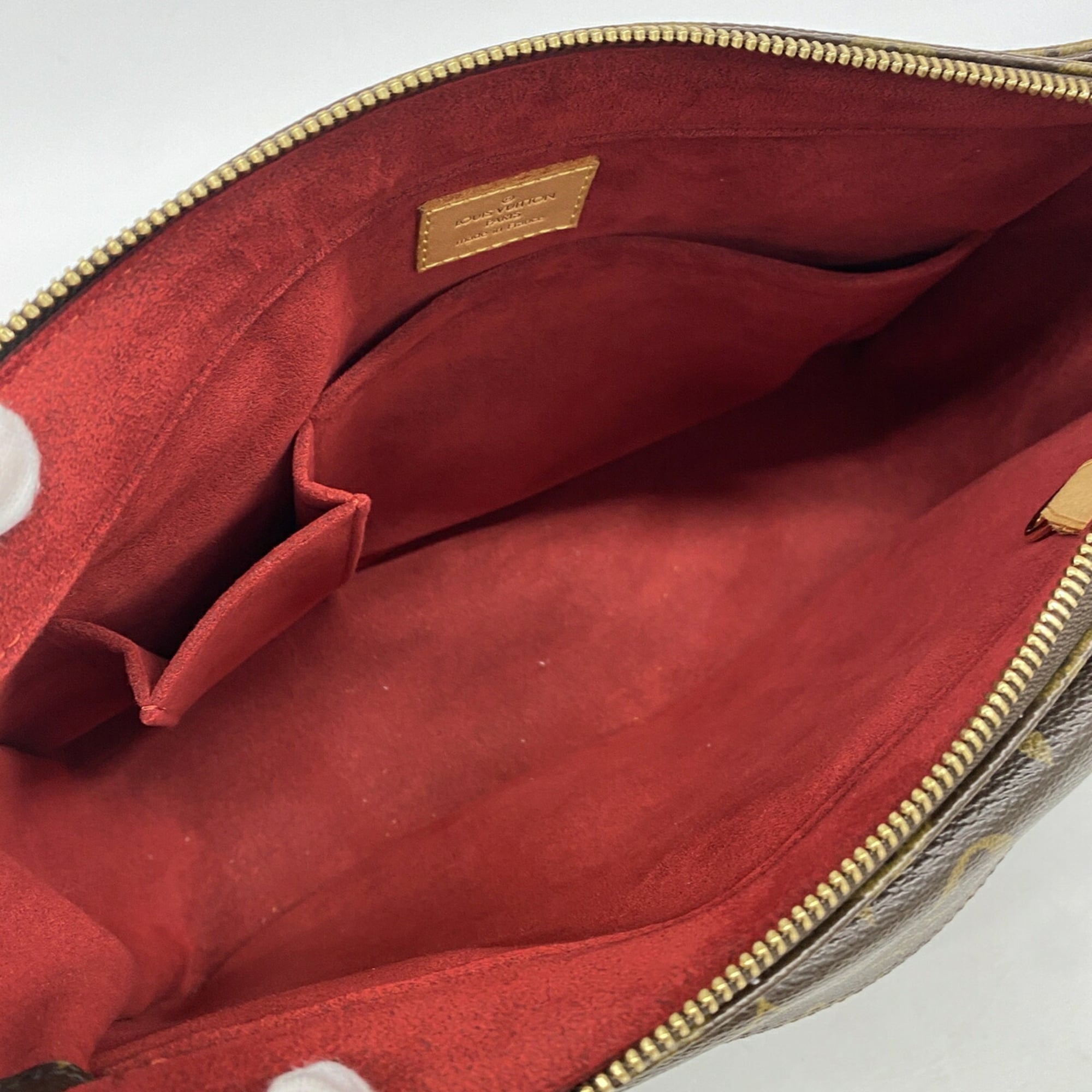 Louis Vuitton Brown Shoulder Bag (Pre-Owned)