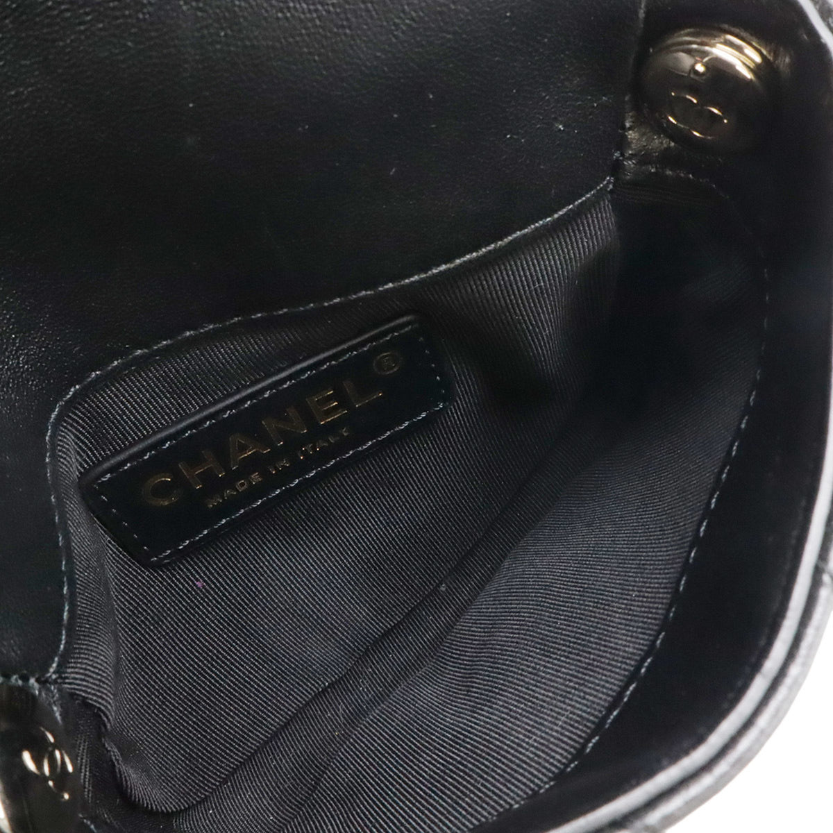 Chanel Matelasse Black Ivory Leather Pochette Shoulder Bag (Pre-Owned)