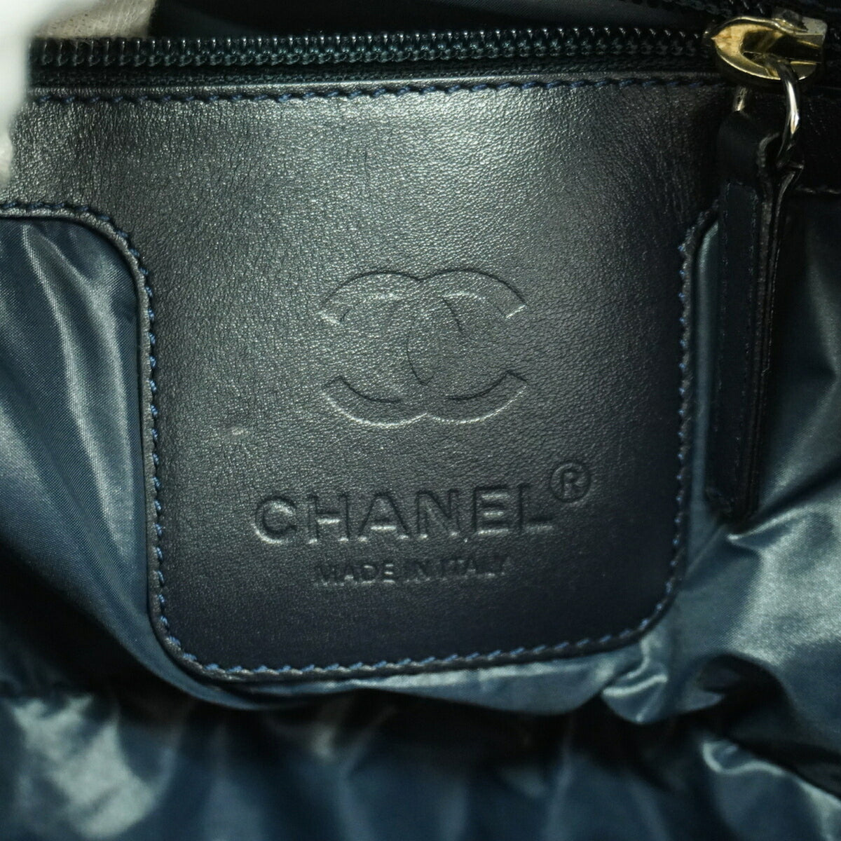 Chanel White Nylon Tote Bag (Pre-Owned)