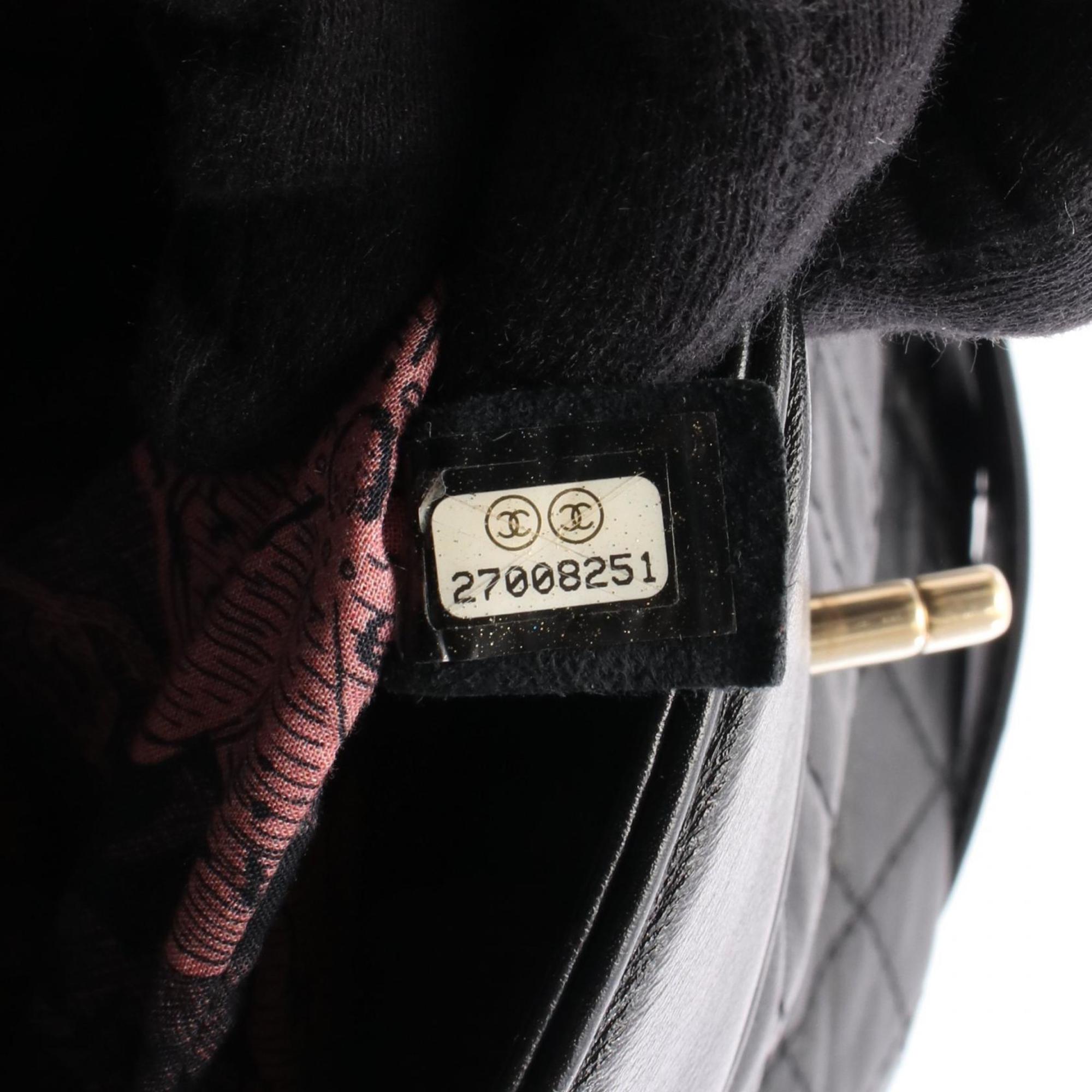 Chanel Black Leather Shoulder Bag (Pre-Owned)