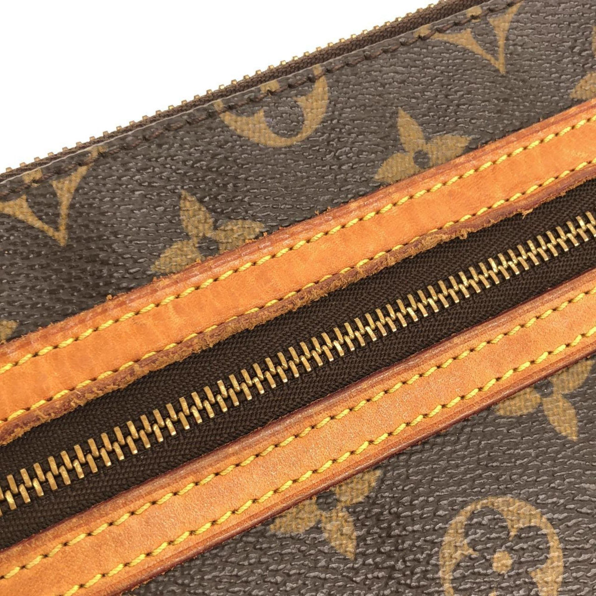 Louis Vuitton Marron Coated Canvas Pochette Shoulder Bag (Pre-Owned)
