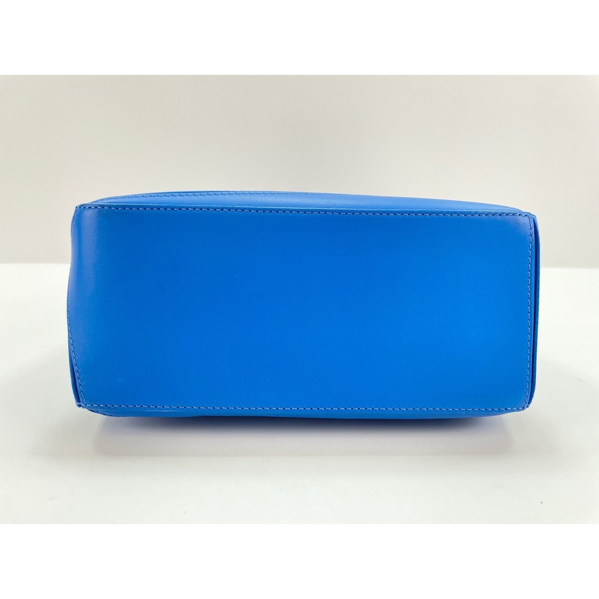 Loewe Blue Shoulder Bag (Pre-Owned)