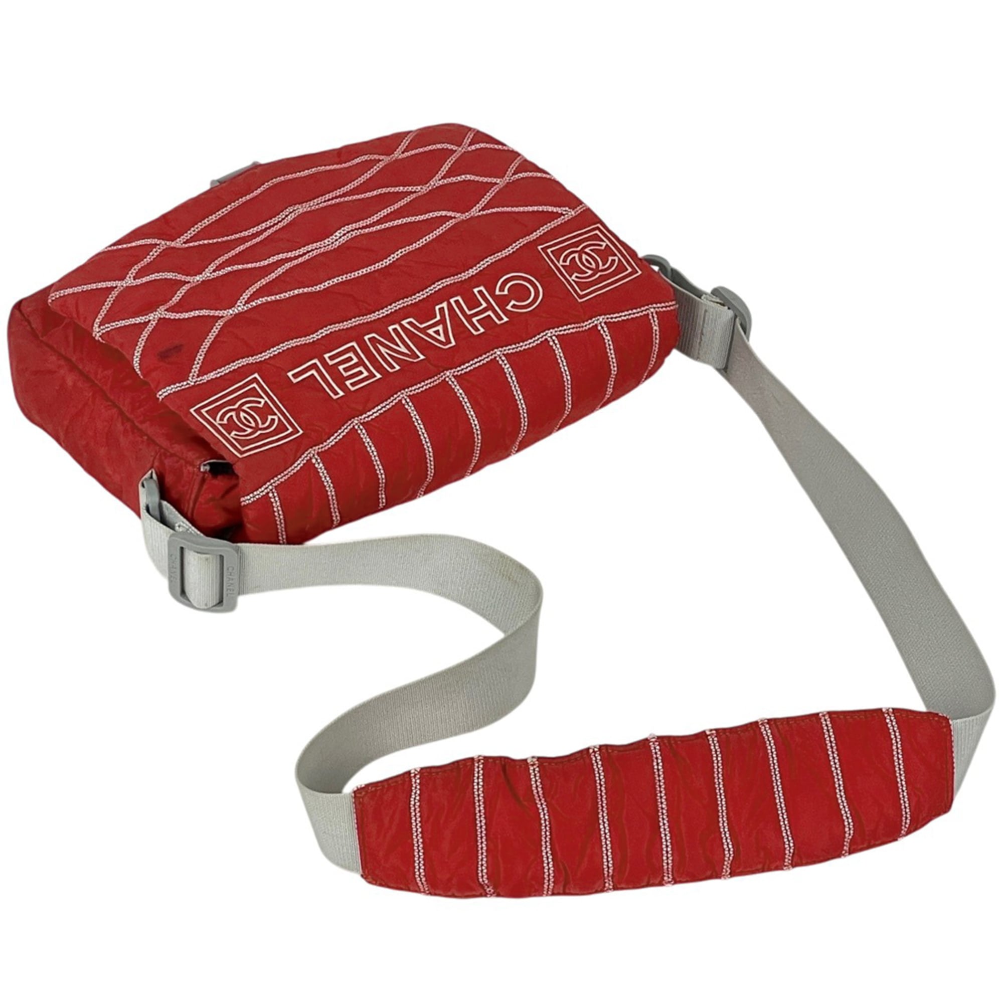 Chanel Red Color Nylon Shoulder Bag (Pre-Owned)
