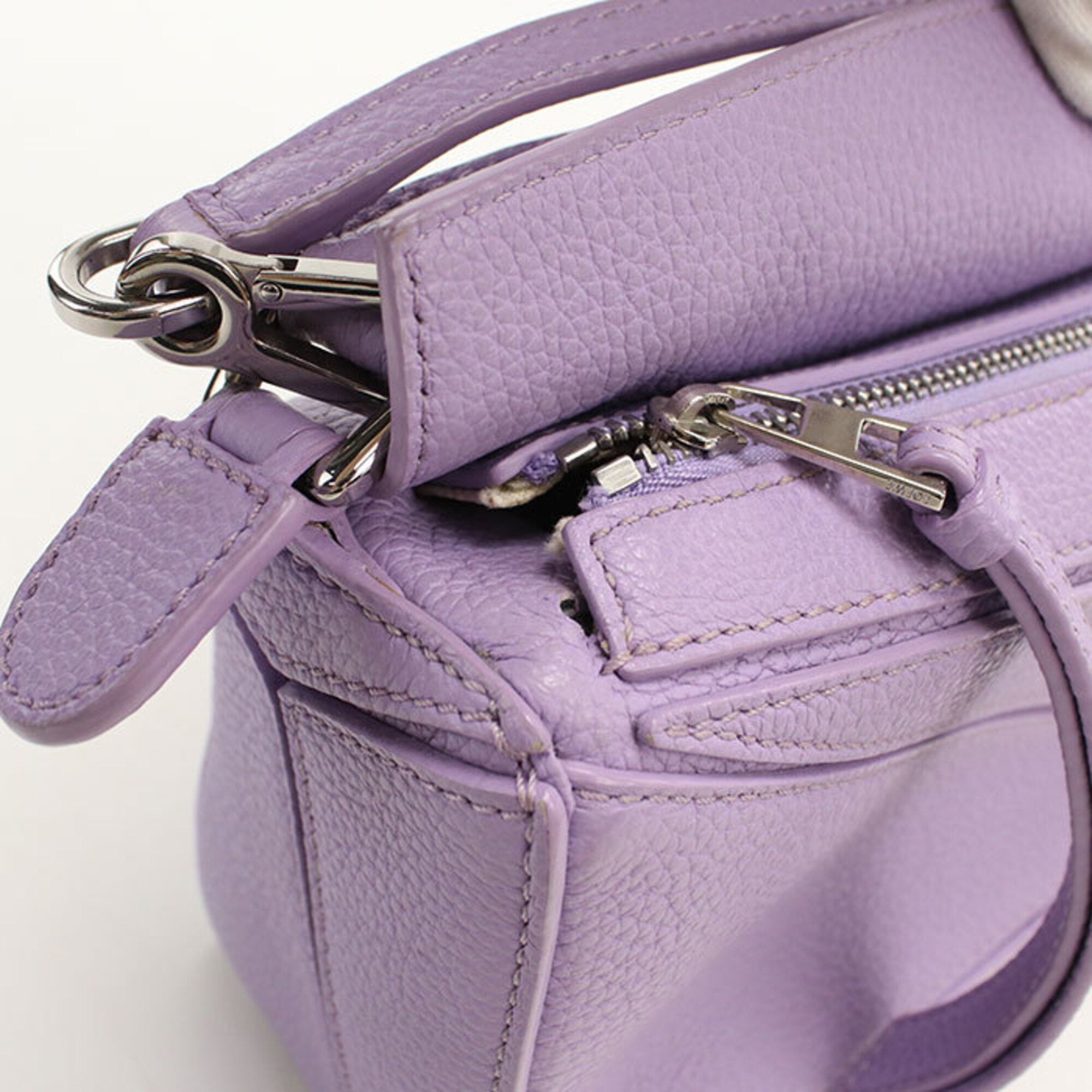 Loewe Purple Leather Handbag (Pre-Owned)