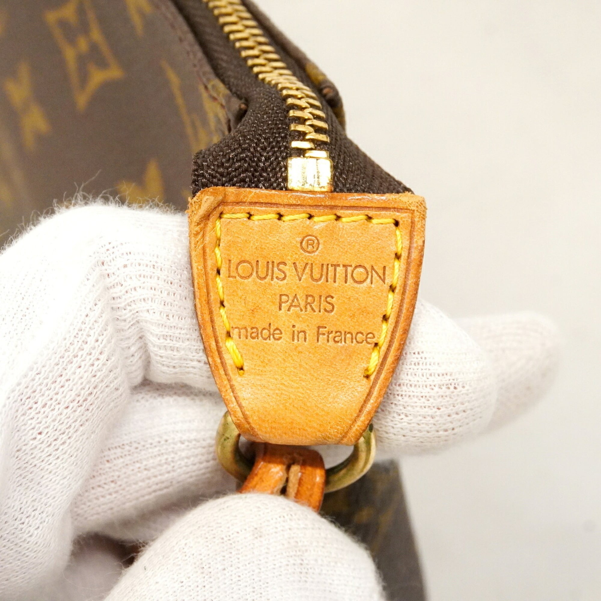 Louis Vuitton Brown Pouch (Pre-Owned)