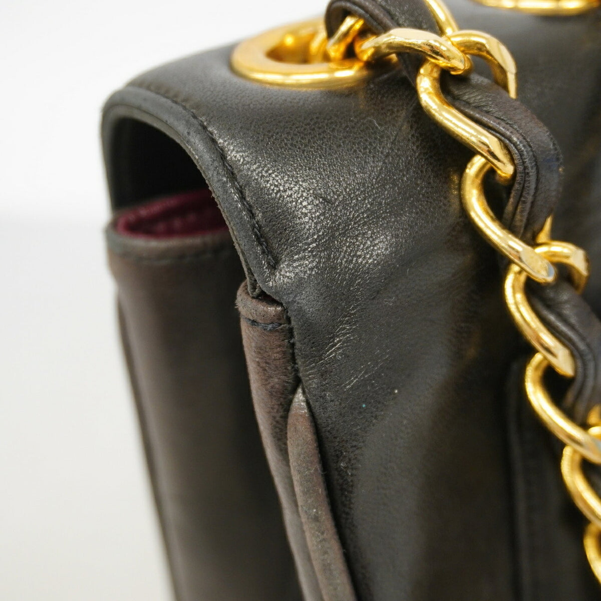 Chanel Black Leather Shoulder Bag (Pre-Owned)