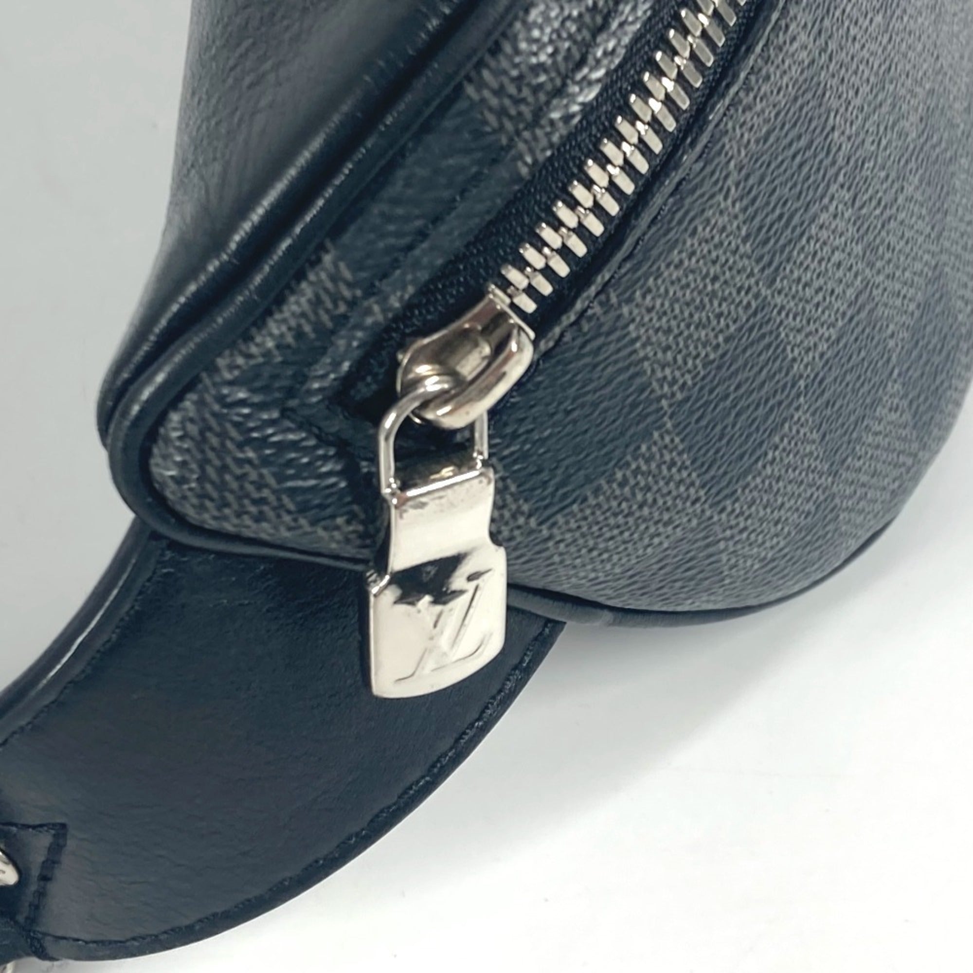 Louis Vuitton Damier Graphite Black Damier Graphite Shoulder Bag Sling Bag (Pre-Owned)