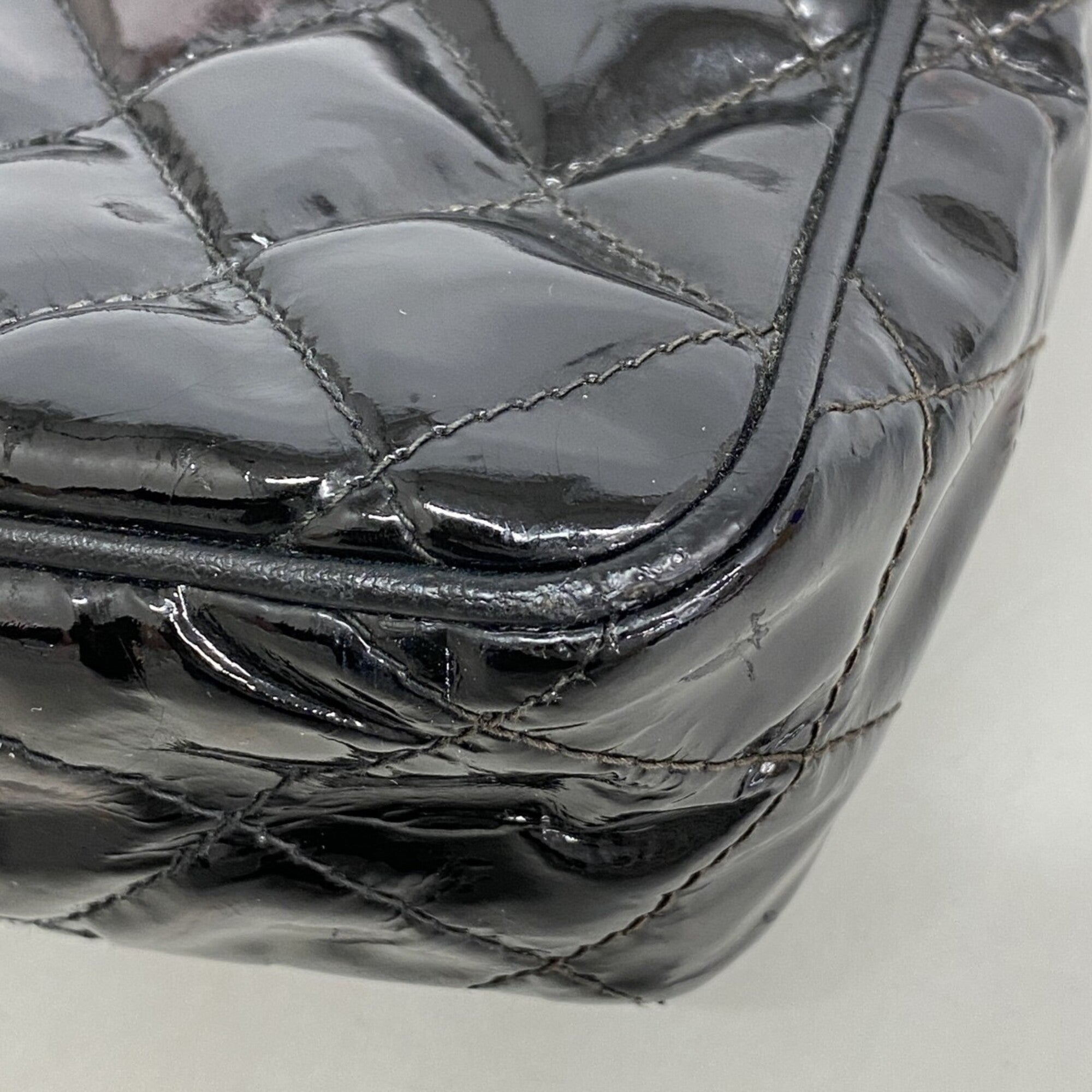 Chanel Black Patent Leather Shoulder Bag (Pre-Owned)
