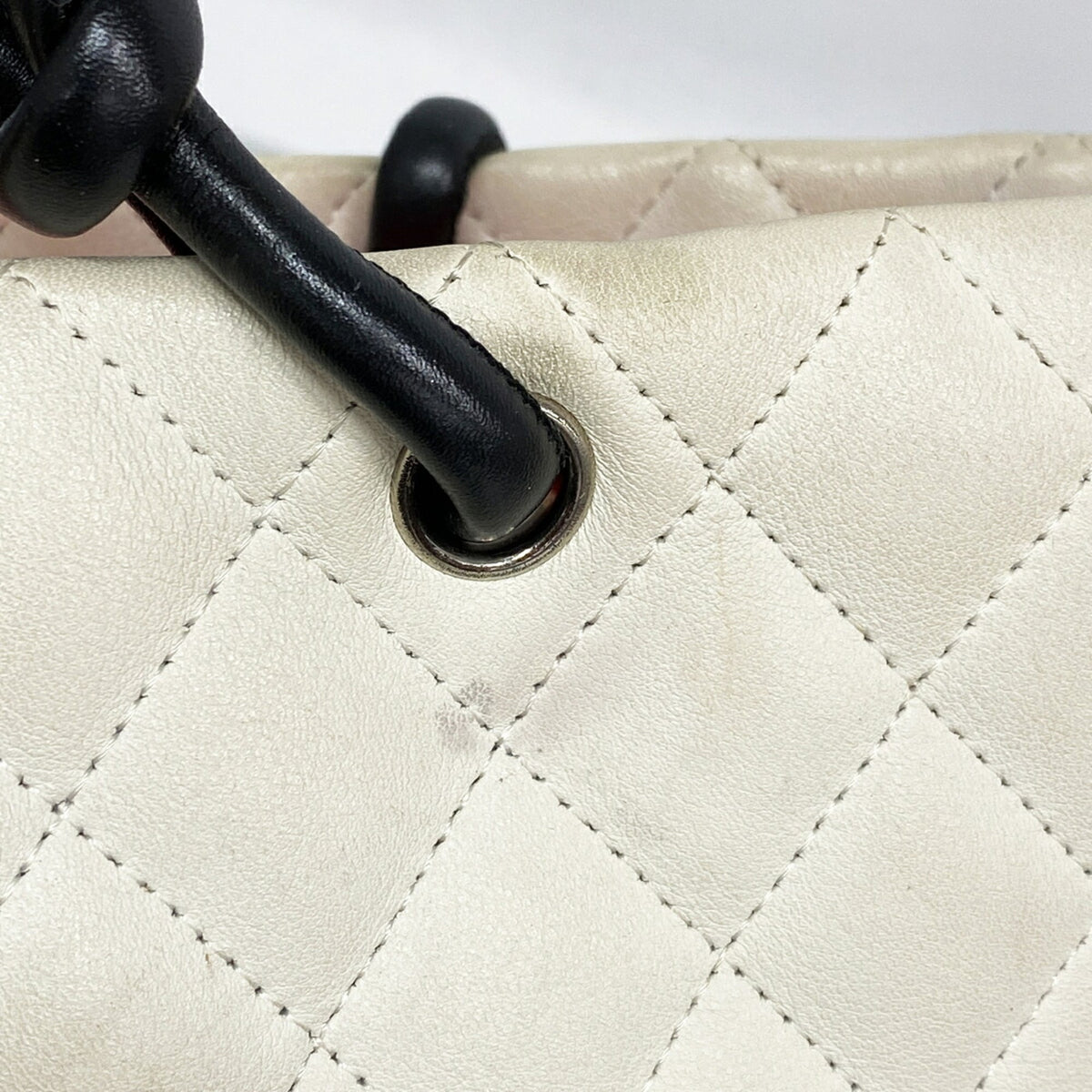 Chanel Black White Leather Tote Bag (Pre-Owned)