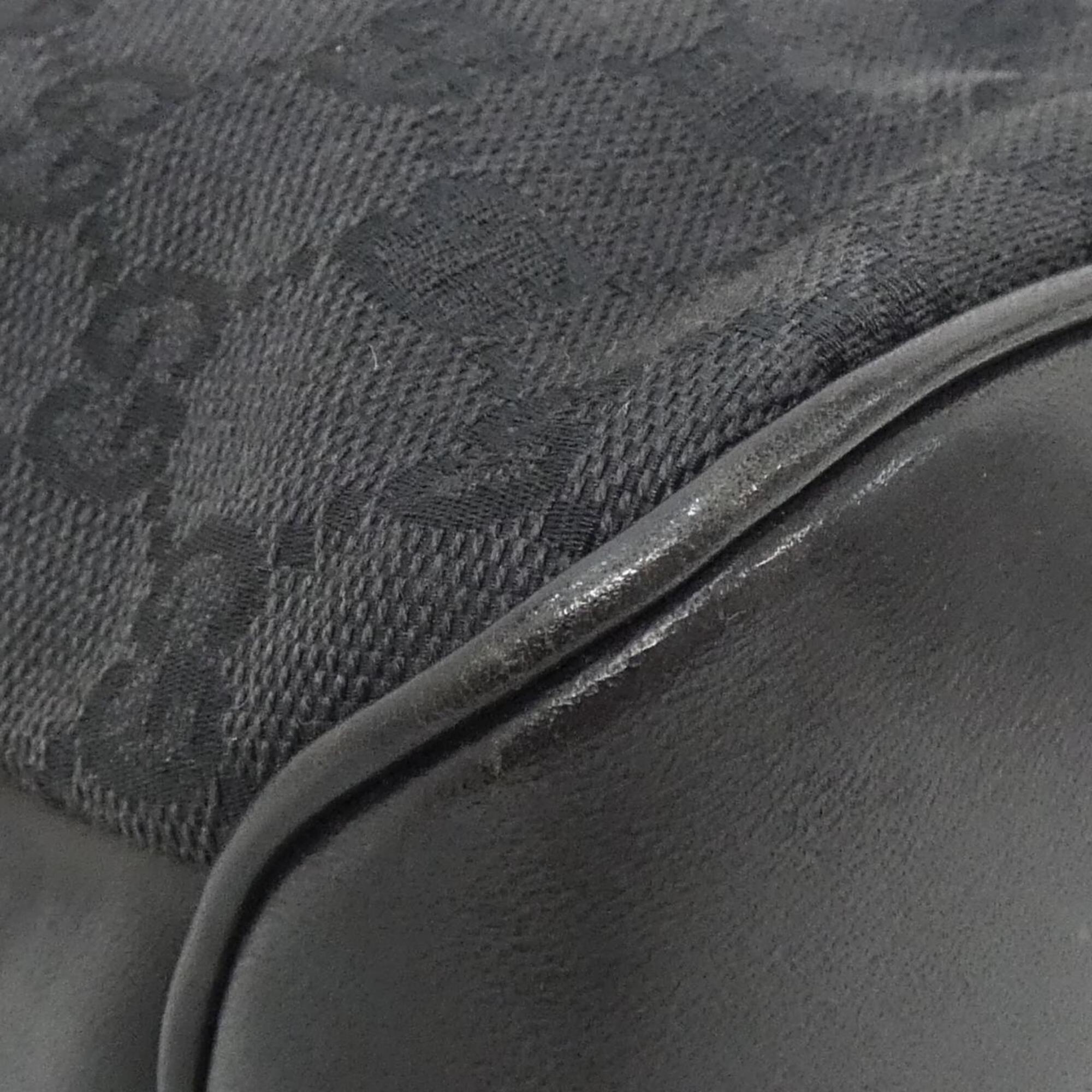 Gucci Gg Canvas Black Gg Canvas Shoulder Bag (Pre-Owned)