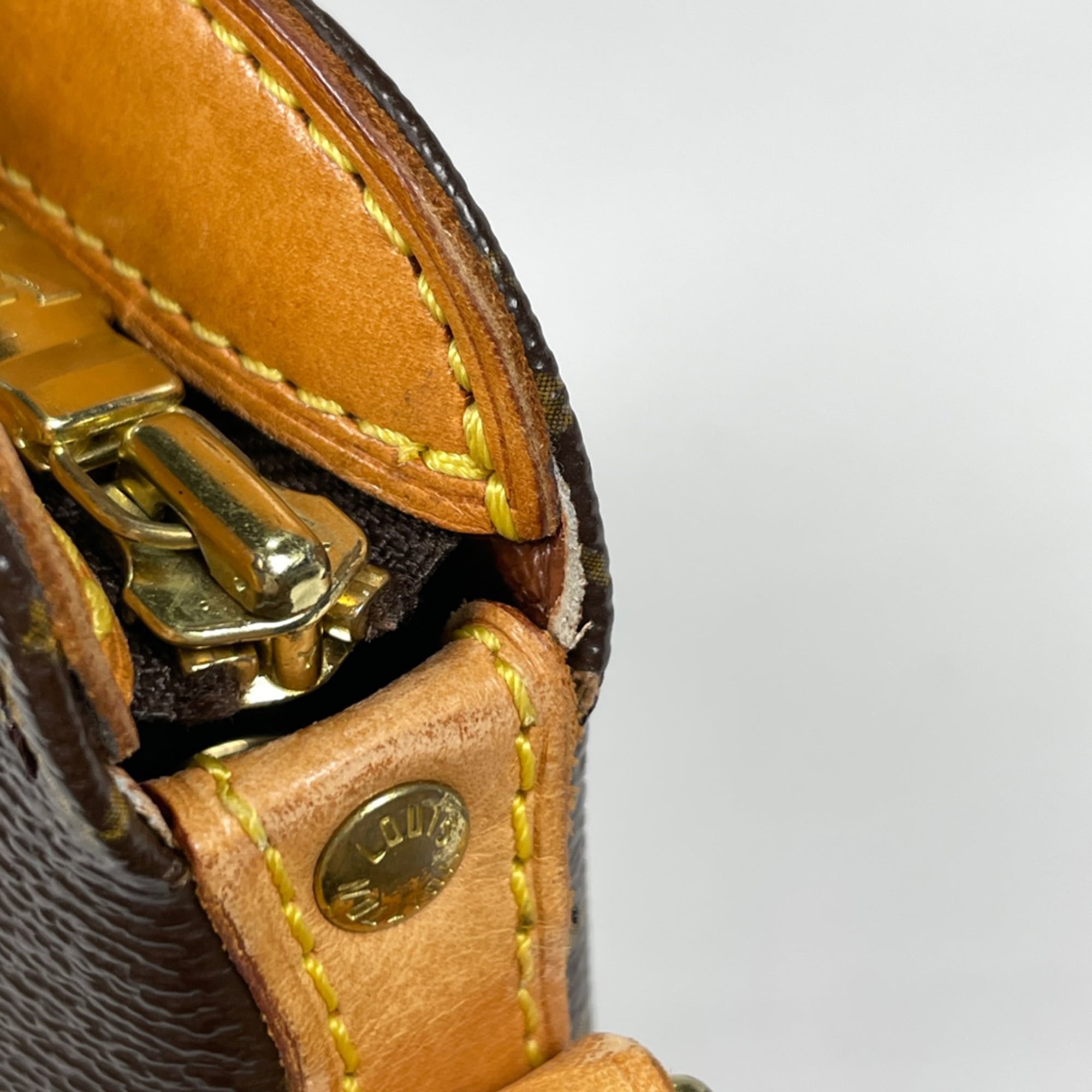 Louis Vuitton Brown Monogram Shoulder Bag (Pre-Owned)