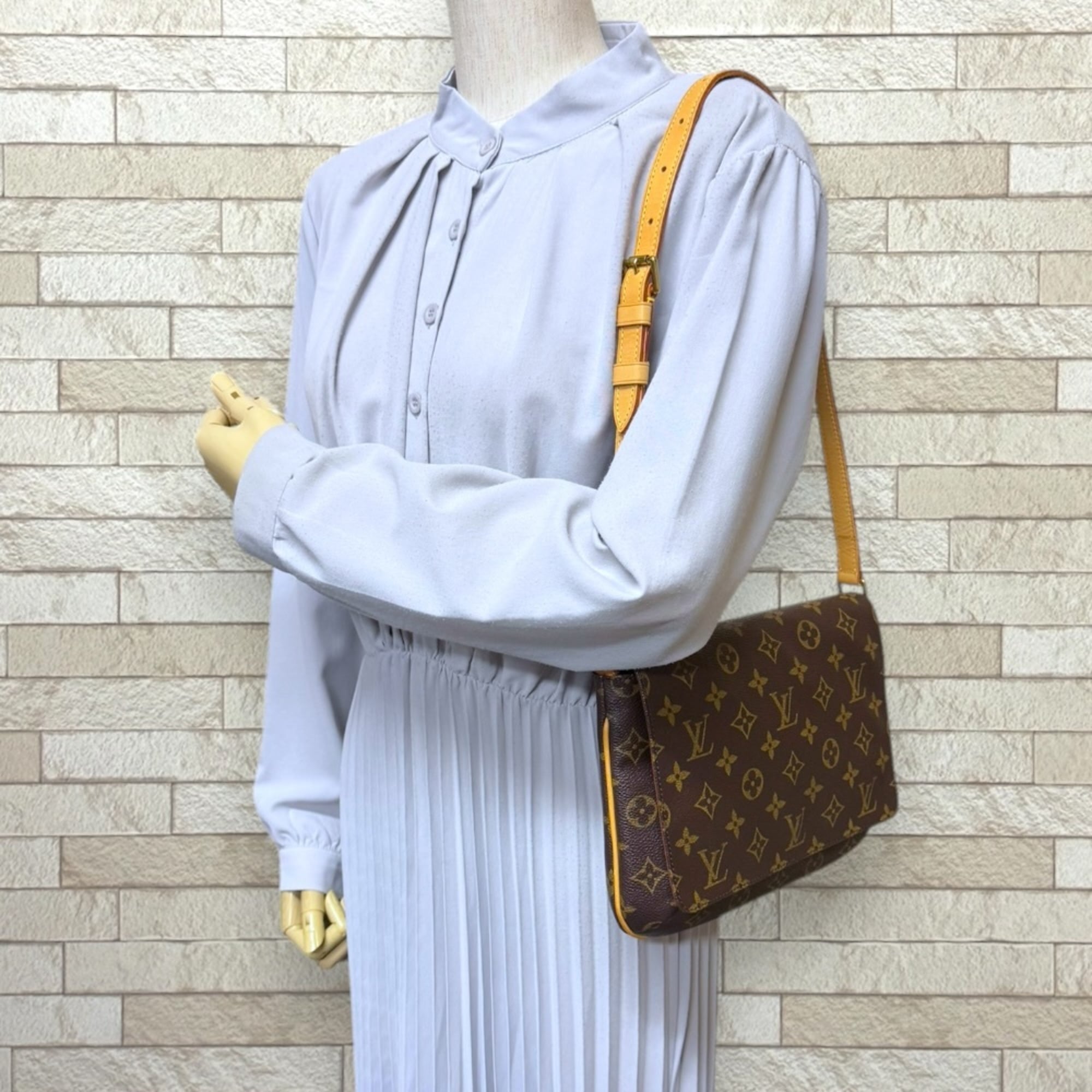 Louis Vuitton Monogram Brown Monogram Shoulder Bag (Pre-Owned)