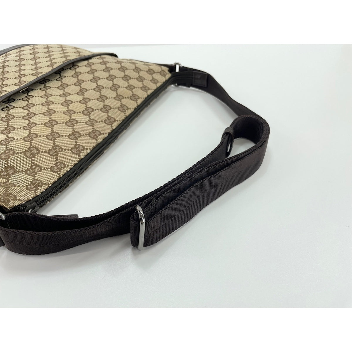 Gucci Brown Clear Gg Canvas Shoulder Bag (Pre-Owned)
