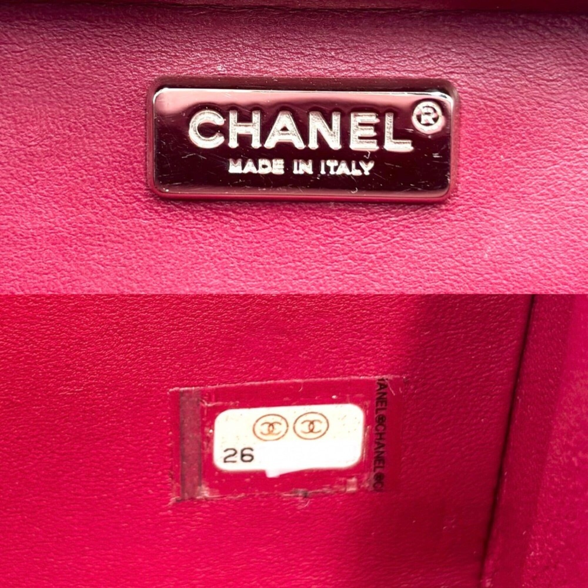 Chanel Red Color Leather Shoulder Bag (Pre-Owned)