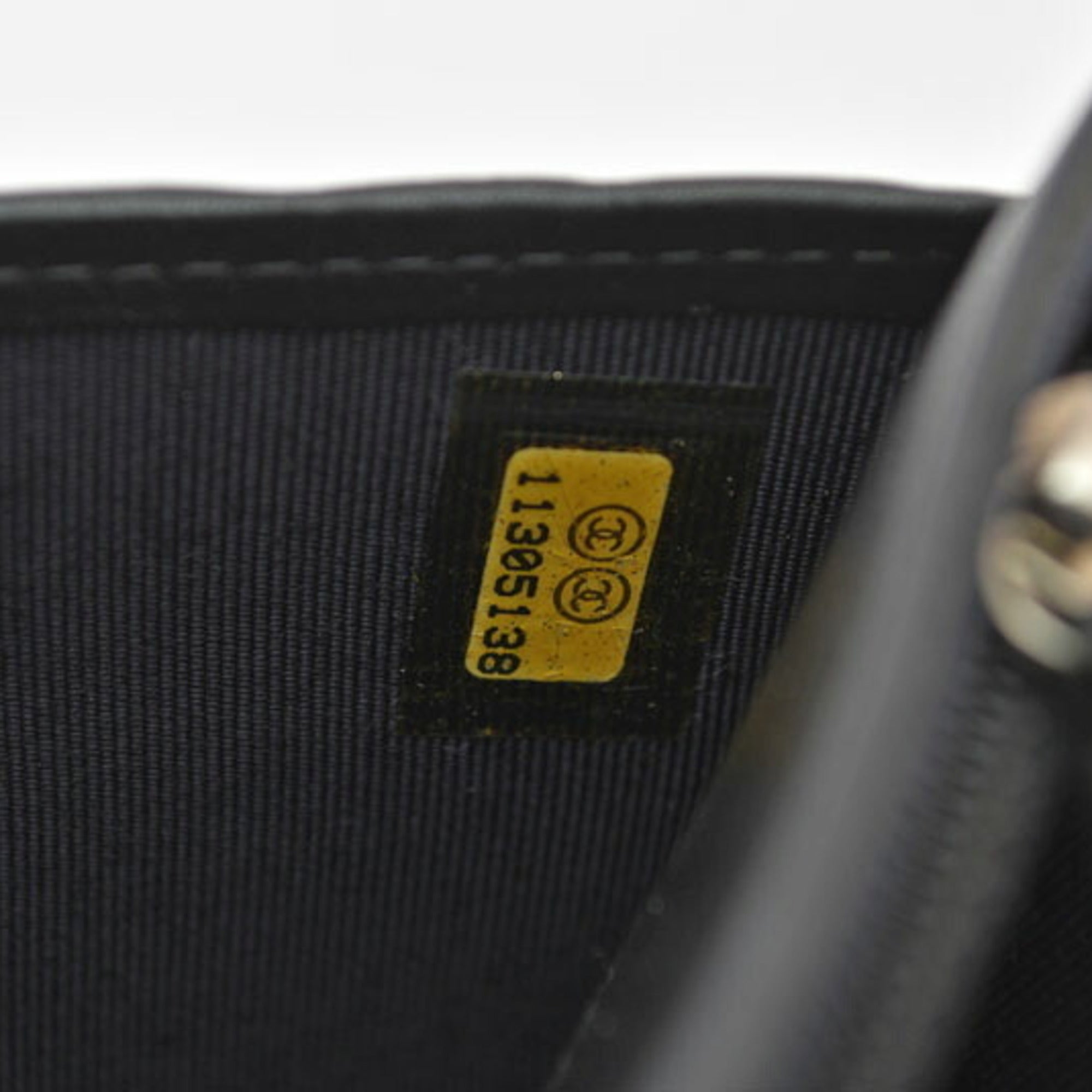 Chanel Black Leather Wallet (Bi-Fold) (Pre-Owned)